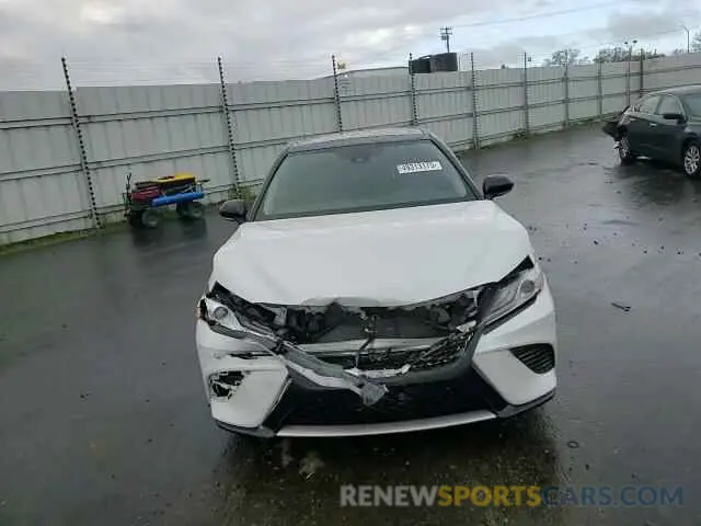 11 Photograph of a damaged car 4T1K61AK2LU328834 TOYOTA CAMRY 2020