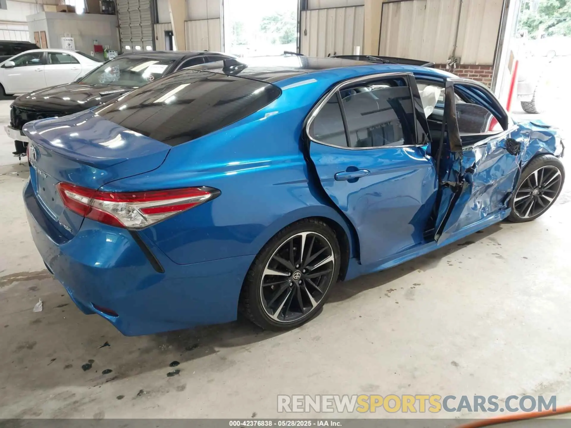 4 Фотография поврежденного автомобиля 4T1K61AK2LU395451 TOYOTA CAMRY 2020
