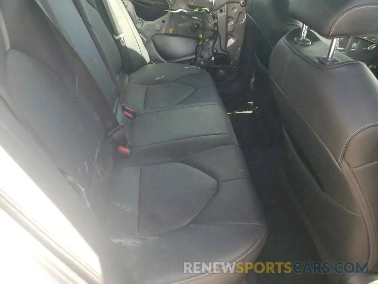 6 Photograph of a damaged car 4T1K61AK2LU896887 TOYOTA CAMRY 2020