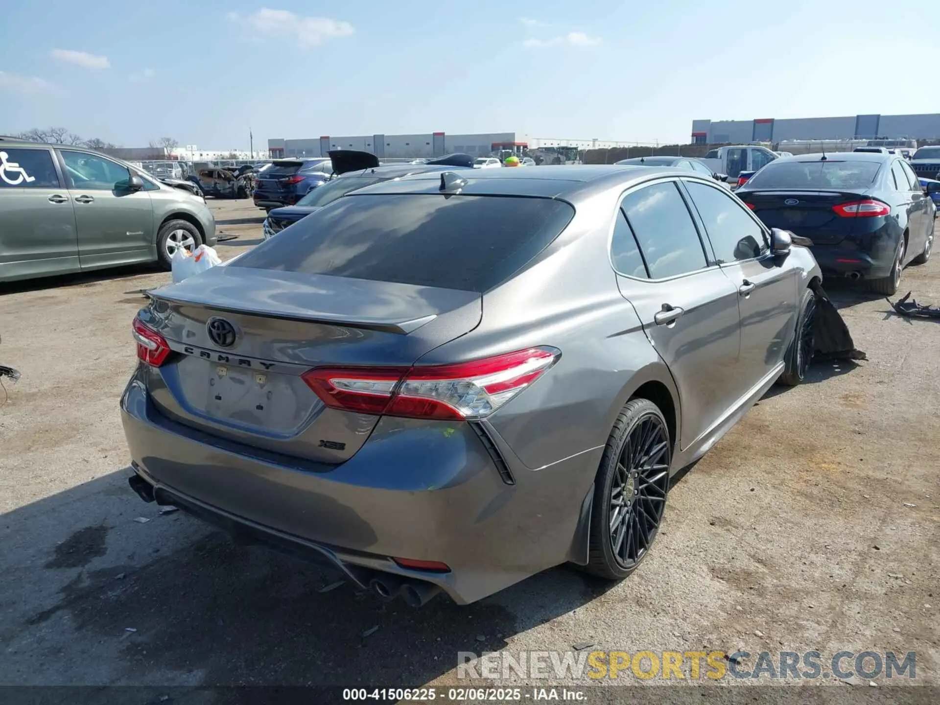 4 Фотография поврежденного автомобиля 4T1K61AK2LU915924 TOYOTA CAMRY 2020