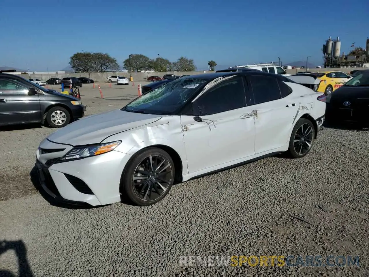 1 Photograph of a damaged car 4T1K61AK3LU302629 TOYOTA CAMRY 2020