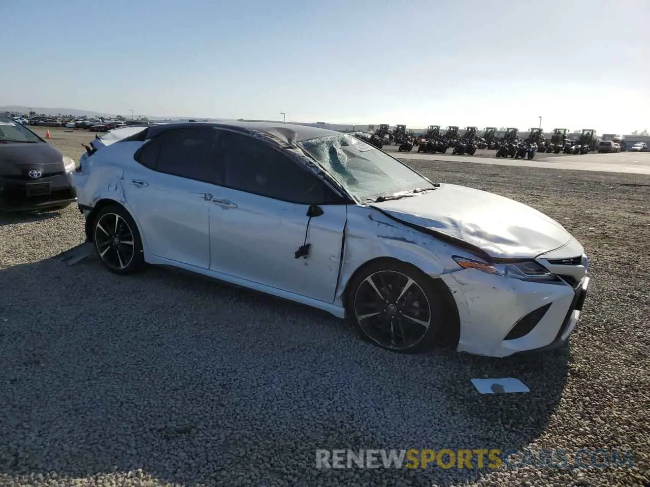 4 Photograph of a damaged car 4T1K61AK3LU302629 TOYOTA CAMRY 2020