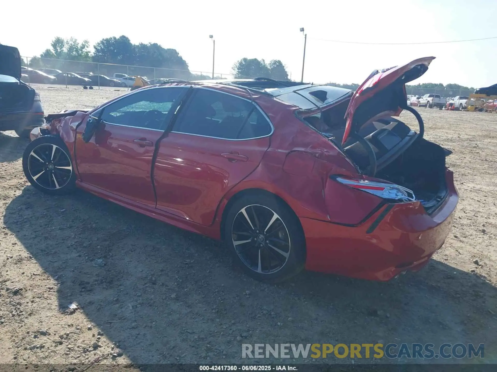 3 Photograph of a damaged car 4T1K61AK3LU320967 TOYOTA CAMRY 2020