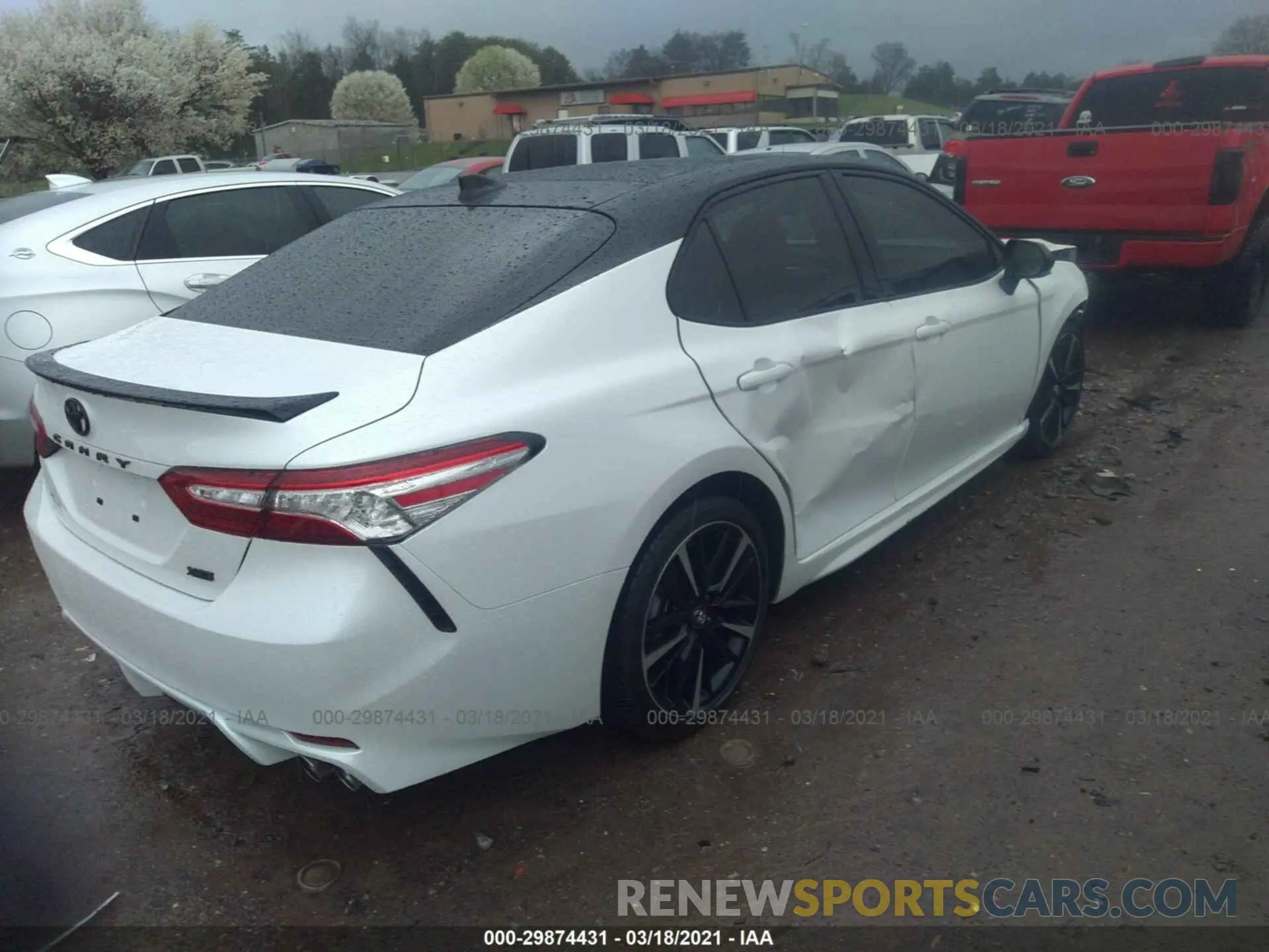 4 Photograph of a damaged car 4T1K61AK3LU335095 TOYOTA CAMRY 2020