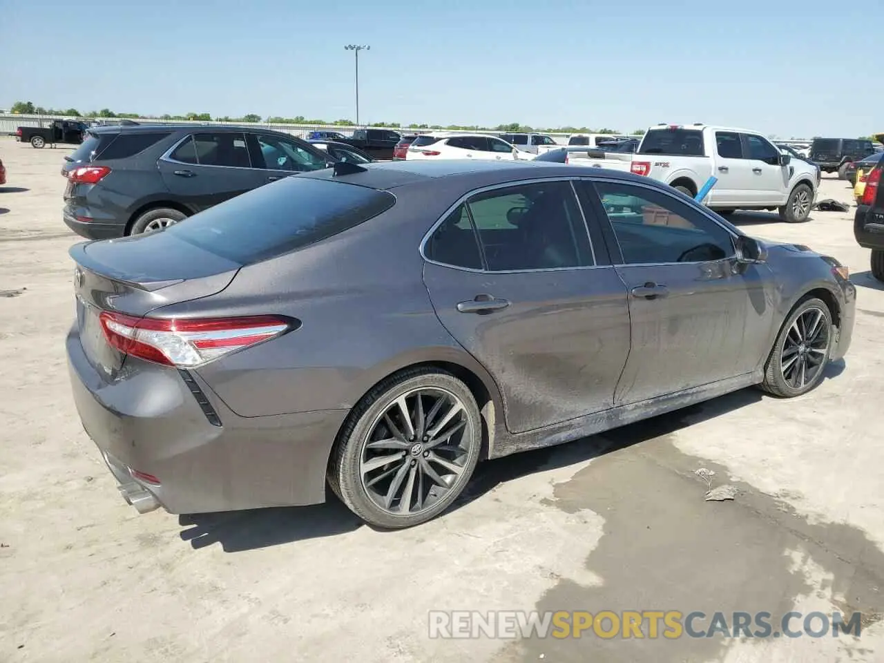3 Photograph of a damaged car 4T1K61AK3LU339907 TOYOTA CAMRY 2020