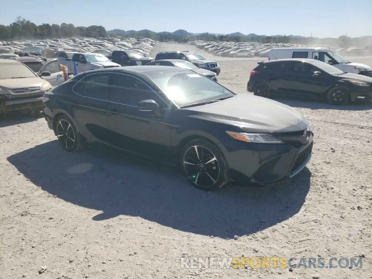4 Photograph of a damaged car 4T1K61AK3LU936362 TOYOTA CAMRY 2020