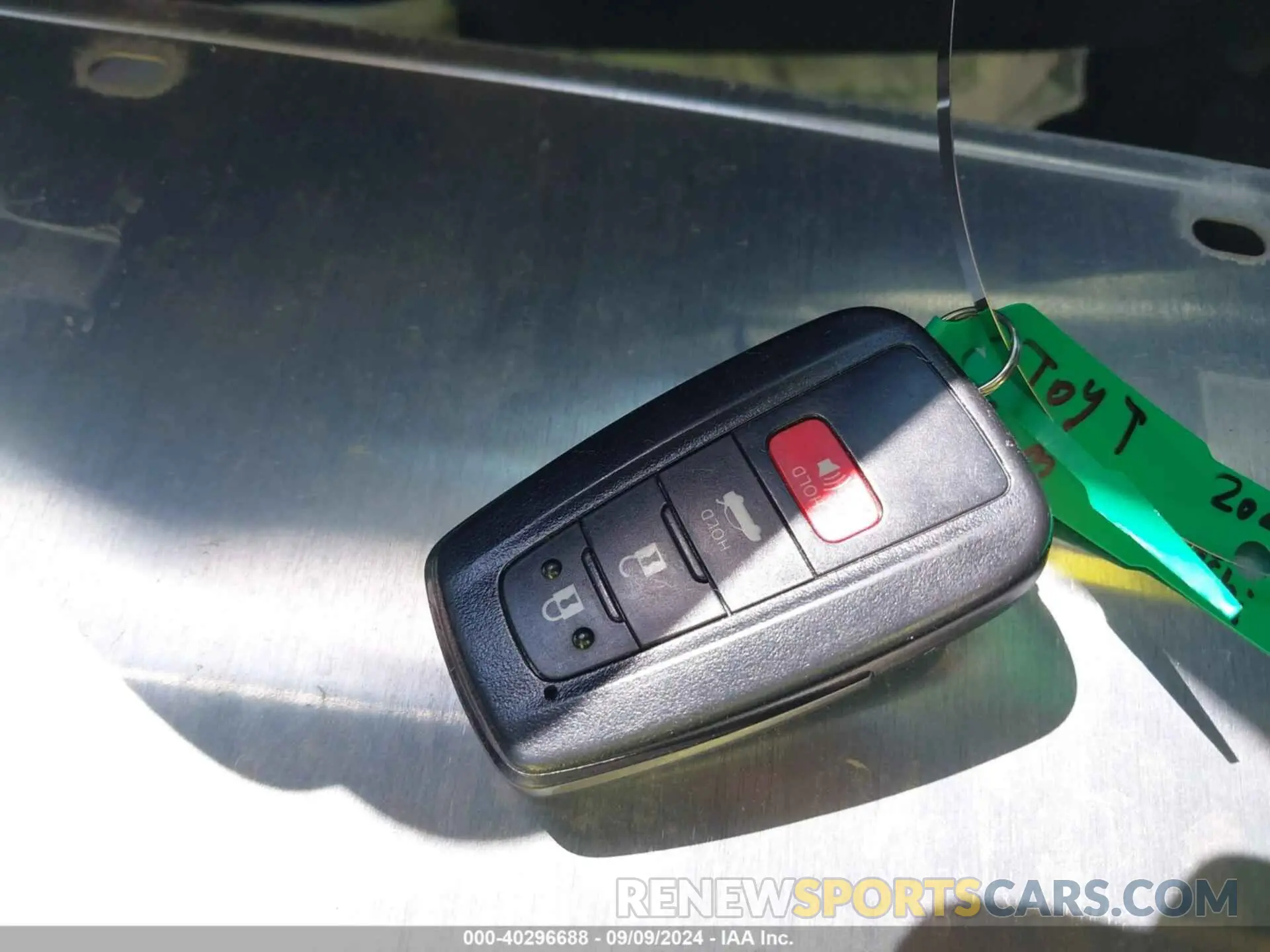 11 Photograph of a damaged car 4T1K61AK3LU950245 TOYOTA CAMRY 2020