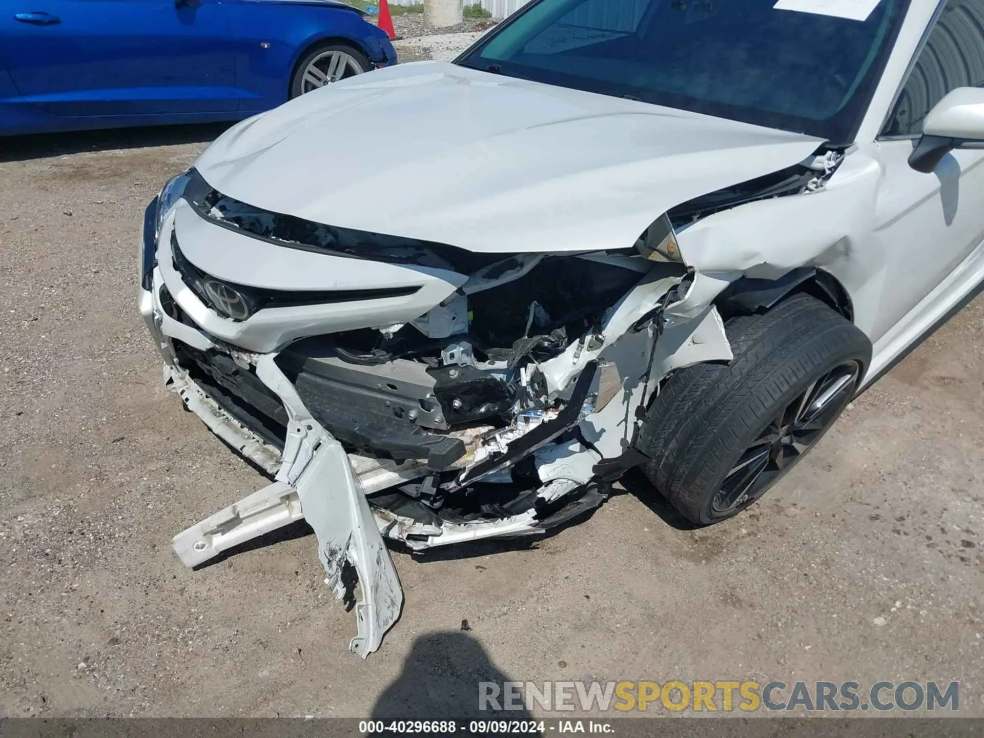 6 Photograph of a damaged car 4T1K61AK3LU950245 TOYOTA CAMRY 2020