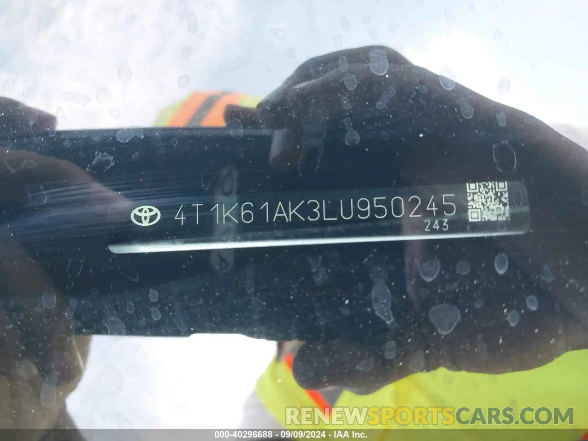 9 Photograph of a damaged car 4T1K61AK3LU950245 TOYOTA CAMRY 2020
