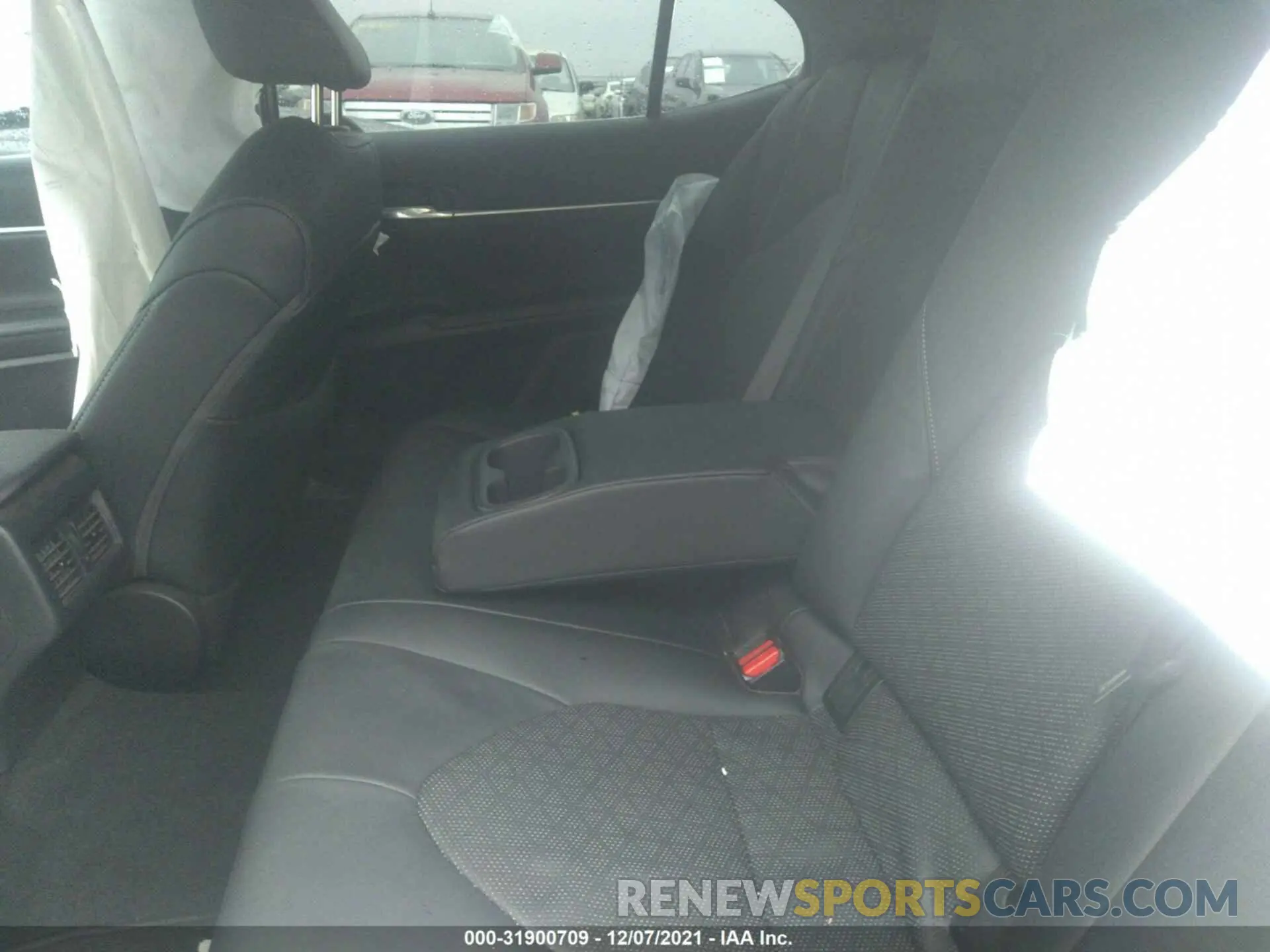 8 Photograph of a damaged car 4T1K61AK3LU984329 TOYOTA CAMRY 2020