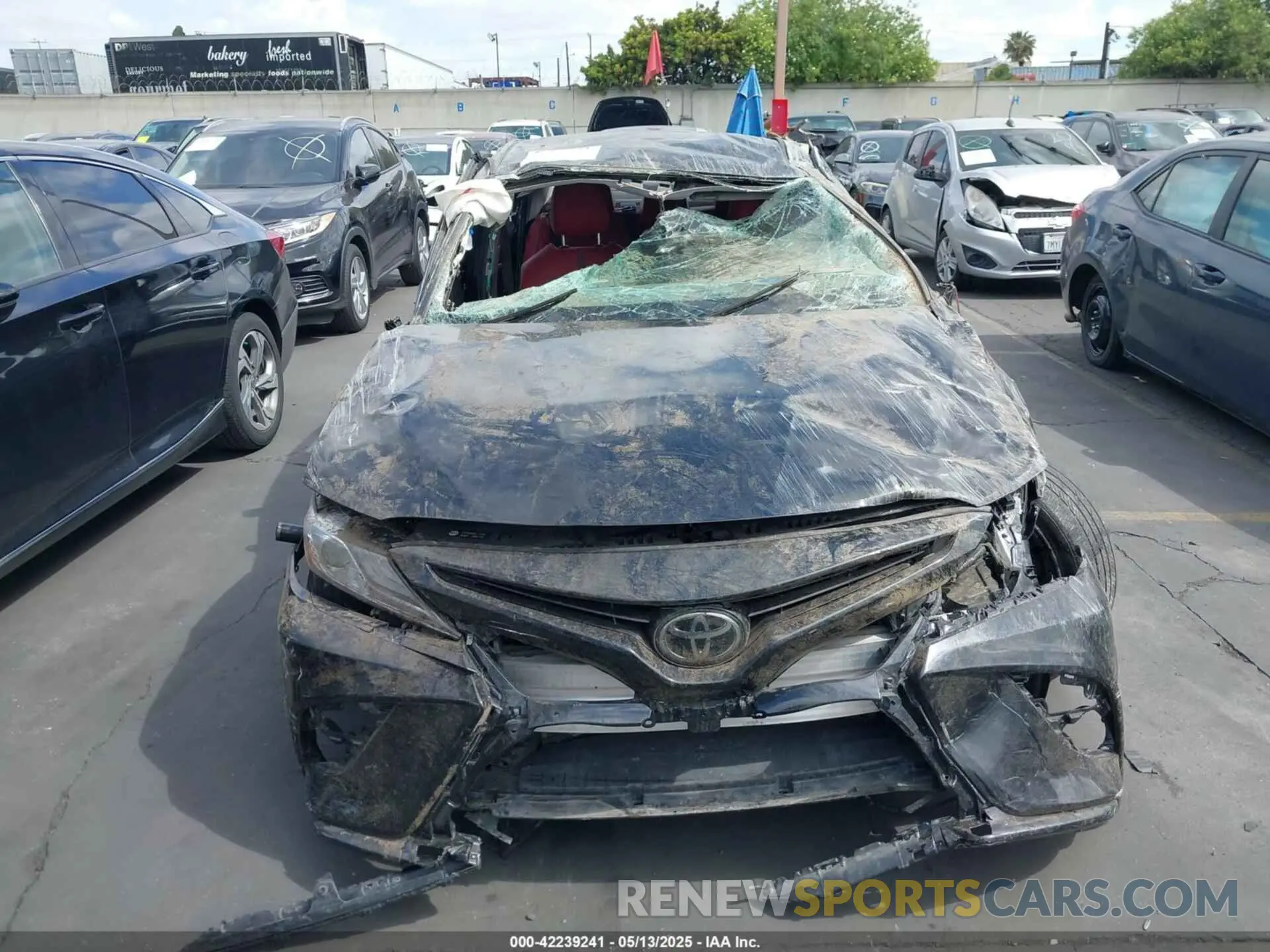 13 Photograph of a damaged car 4T1K61AK4LU303885 TOYOTA CAMRY 2020