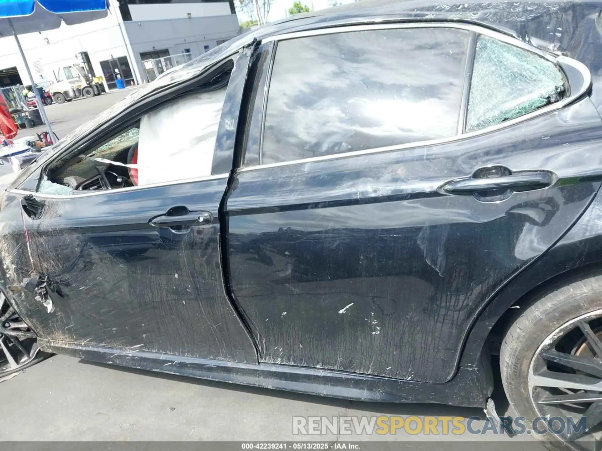 15 Photograph of a damaged car 4T1K61AK4LU303885 TOYOTA CAMRY 2020