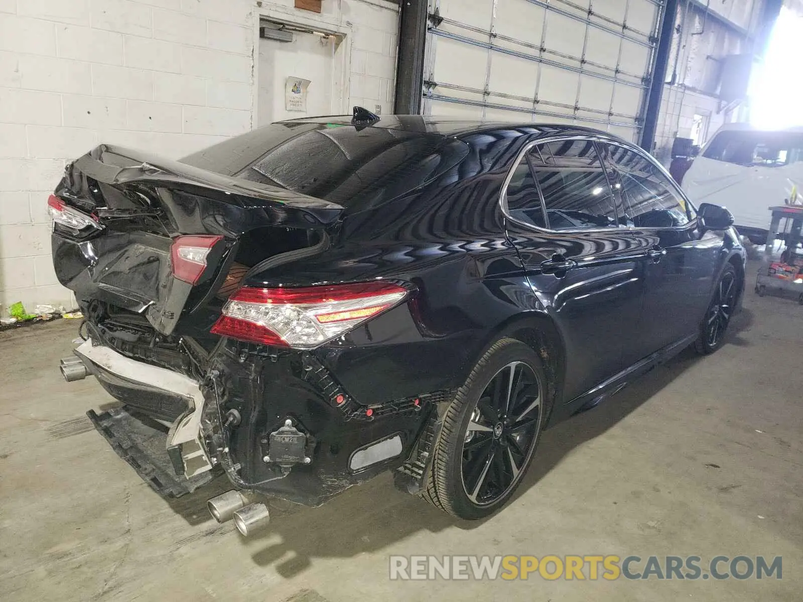 4 Photograph of a damaged car 4T1K61AK4LU343464 TOYOTA CAMRY 2020