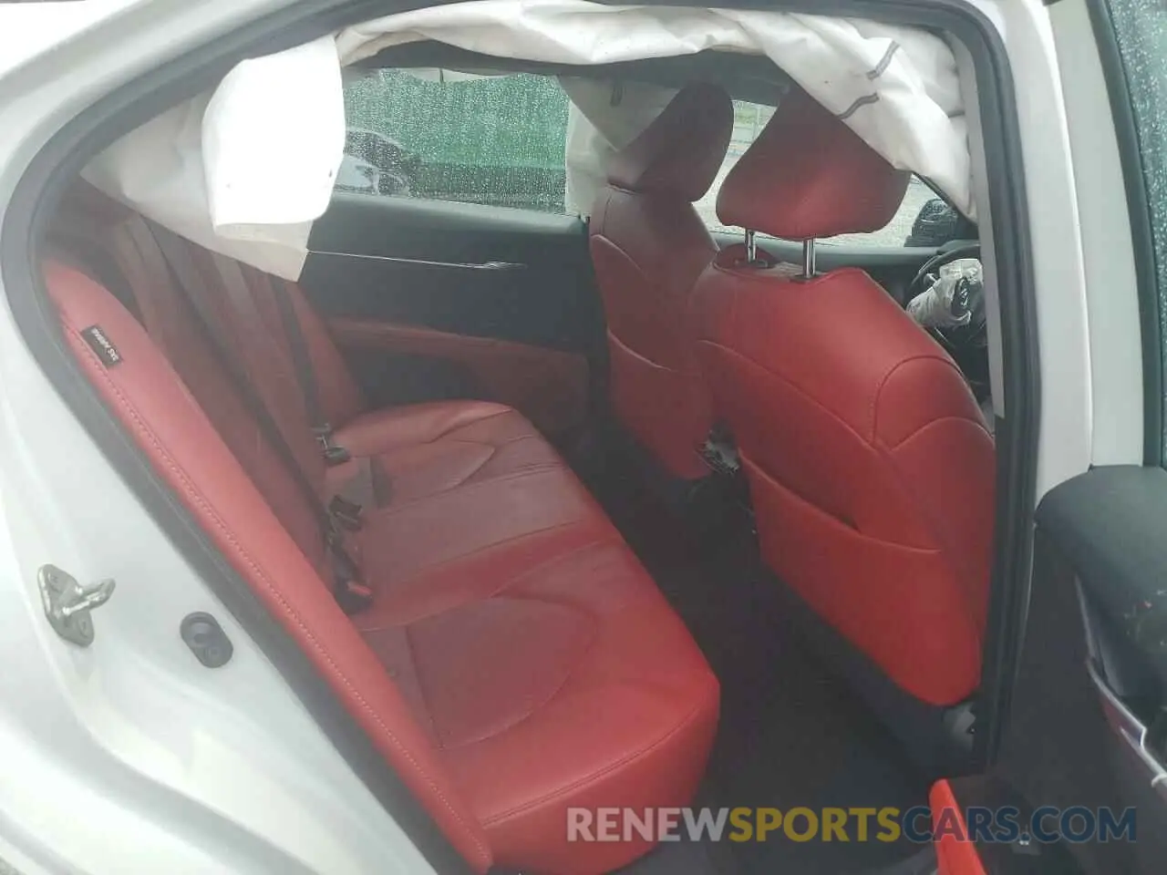 10 Photograph of a damaged car 4T1K61AK4LU382894 TOYOTA CAMRY 2020