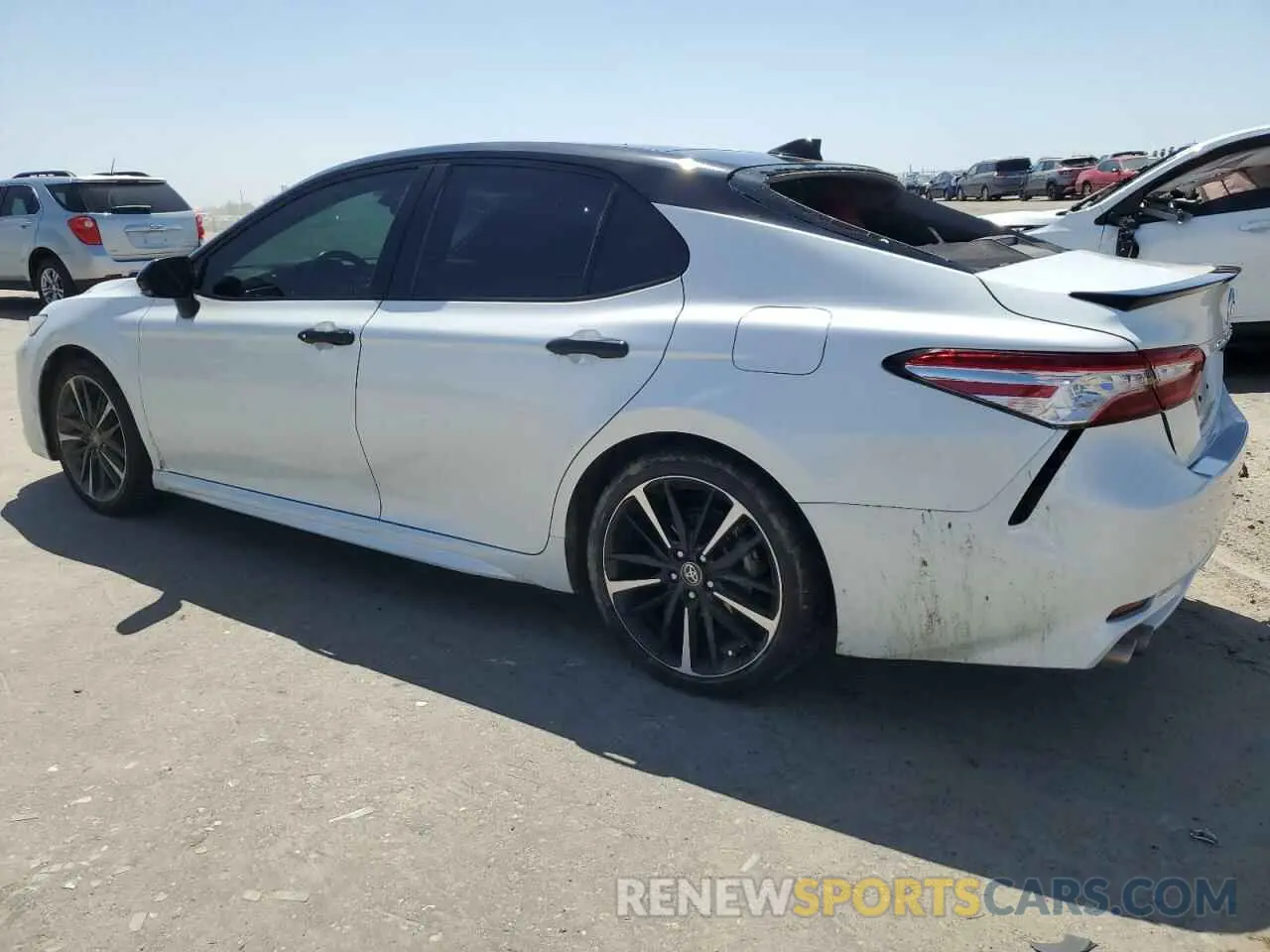 2 Photograph of a damaged car 4T1K61AK4LU384743 TOYOTA CAMRY 2020