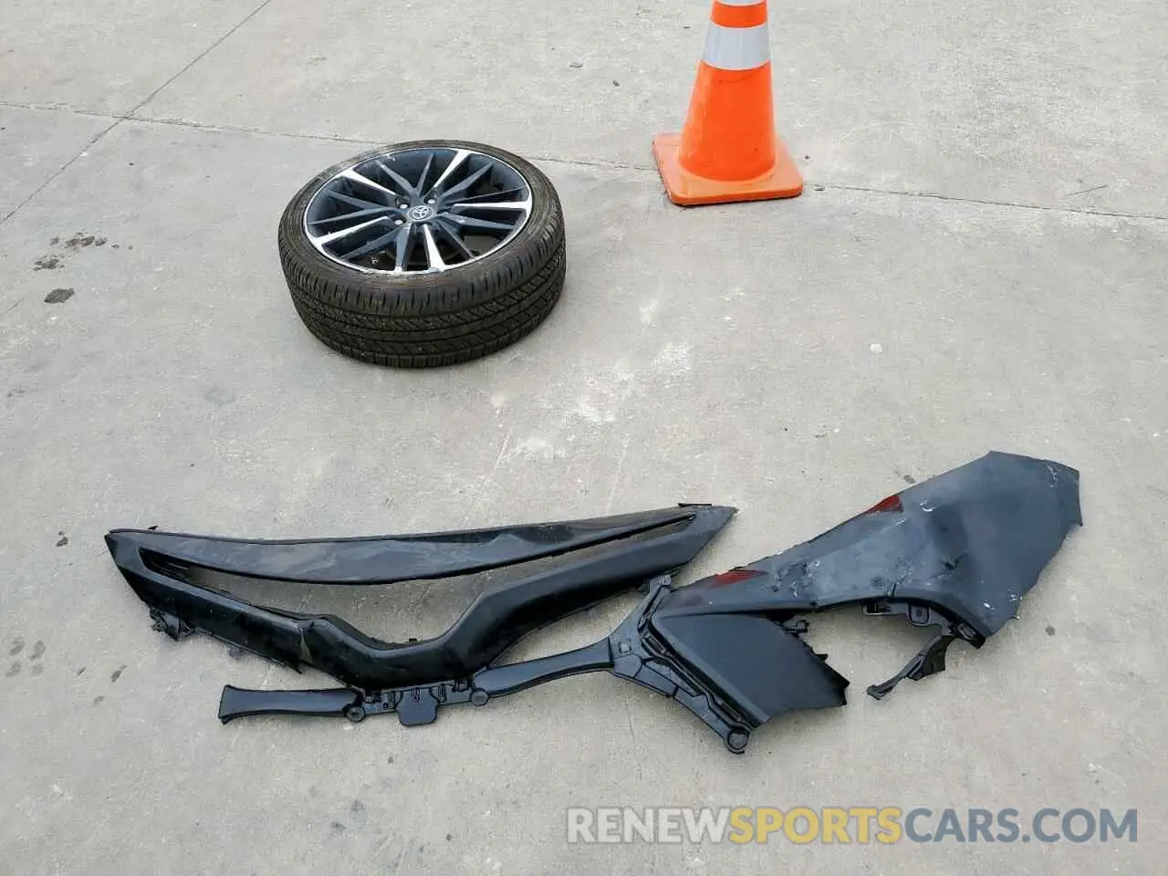 12 Photograph of a damaged car 4T1K61AK4LU873580 TOYOTA CAMRY 2020