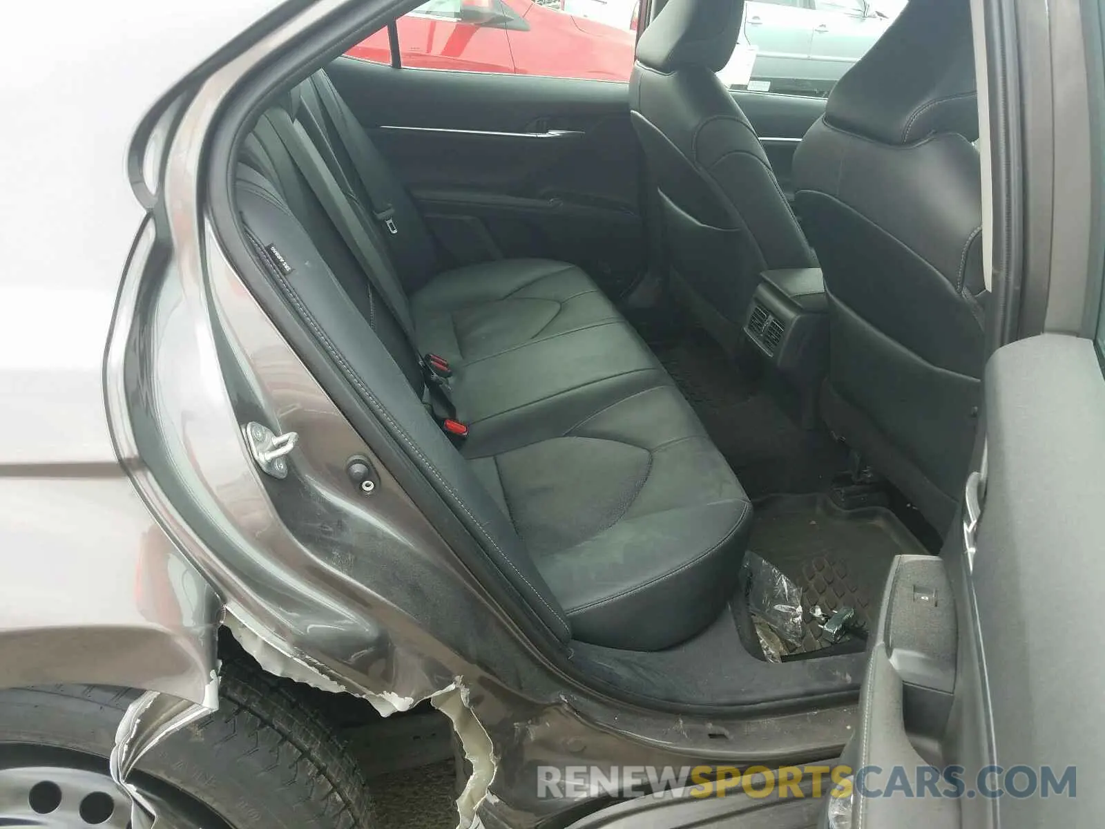 6 Photograph of a damaged car 4T1K61AK4LU975588 TOYOTA CAMRY 2020
