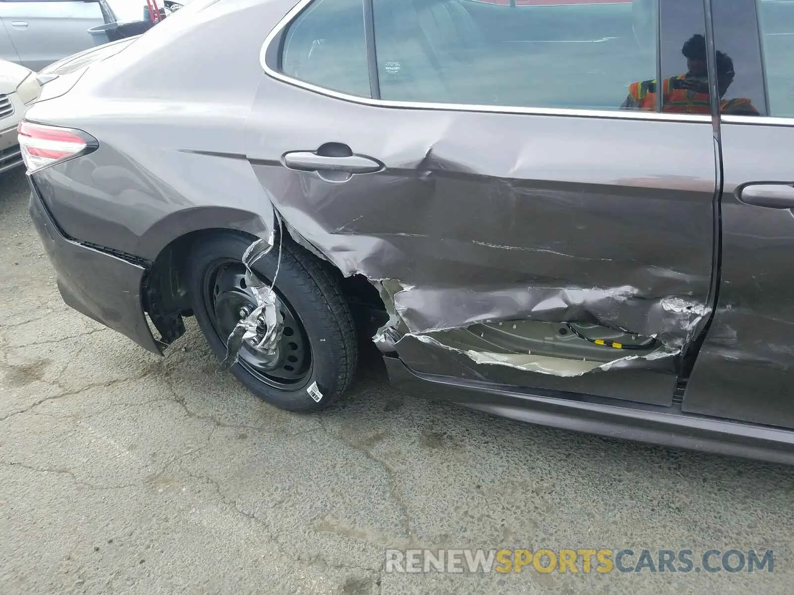 9 Photograph of a damaged car 4T1K61AK4LU975588 TOYOTA CAMRY 2020