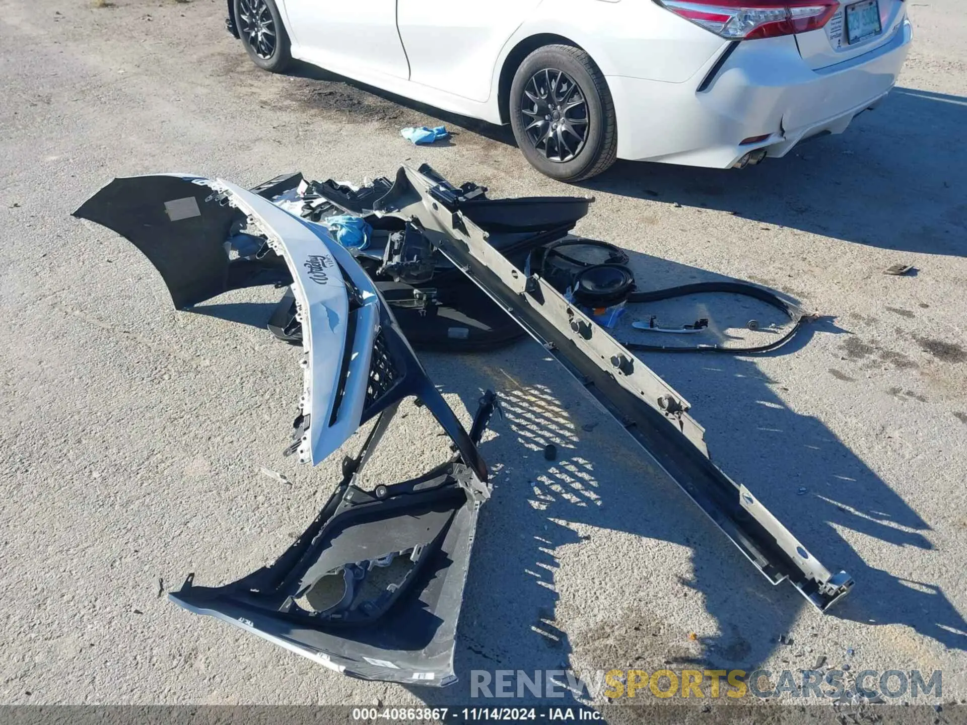 10 Photograph of a damaged car 4T1K61AK4LU978555 TOYOTA CAMRY 2020
