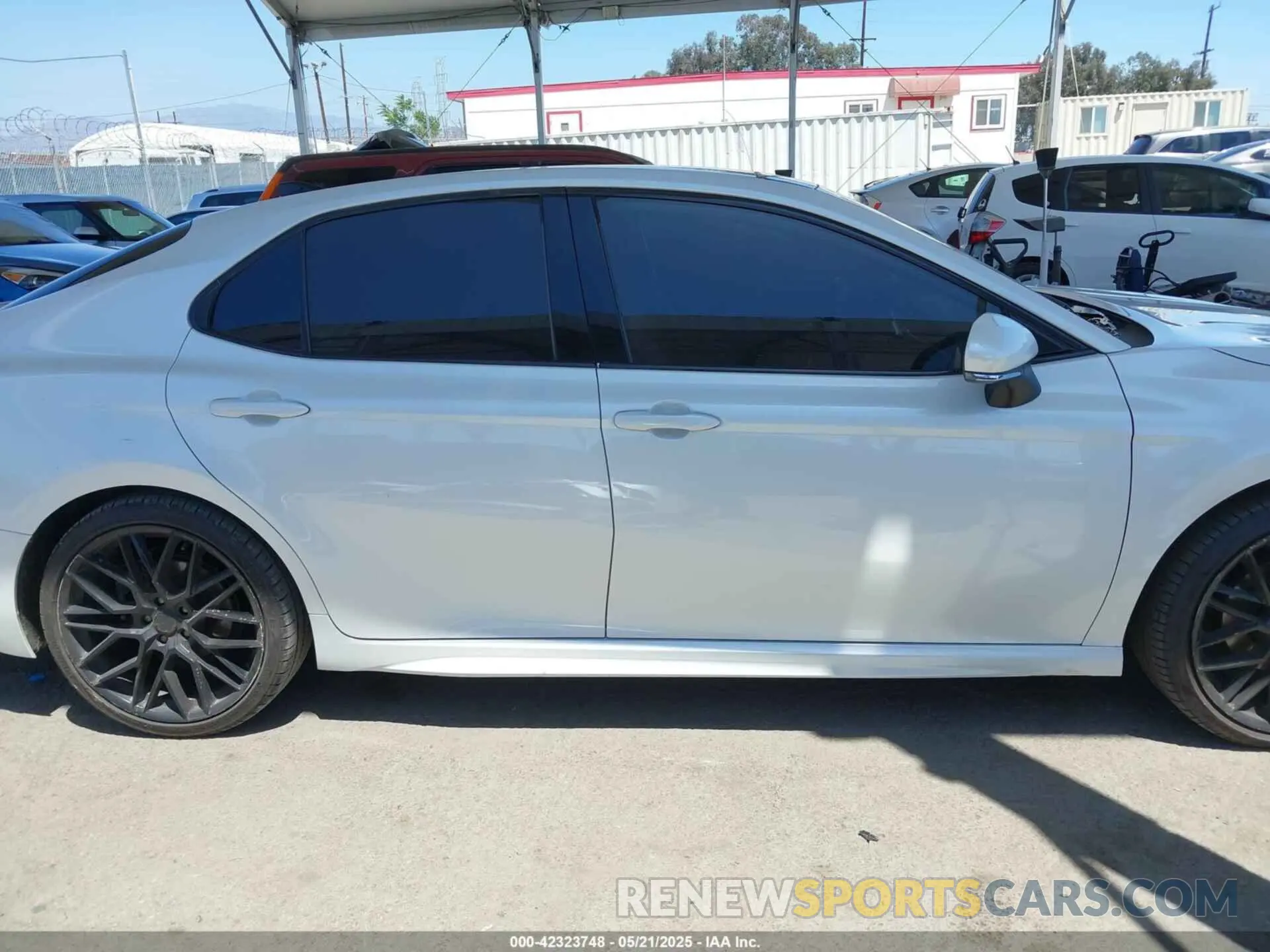 14 Photograph of a damaged car 4T1K61AK4LU980970 TOYOTA CAMRY 2020