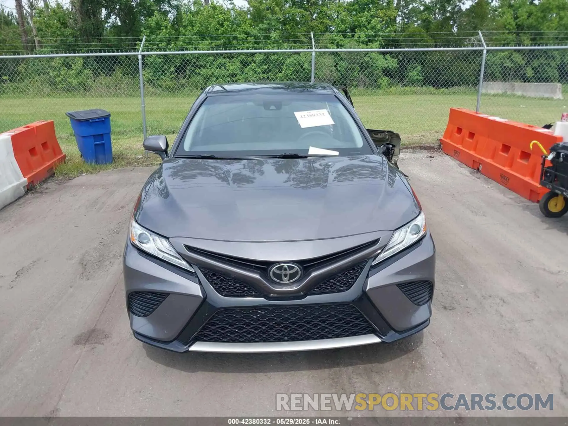 12 Photograph of a damaged car 4T1K61AK4LU989586 TOYOTA CAMRY 2020