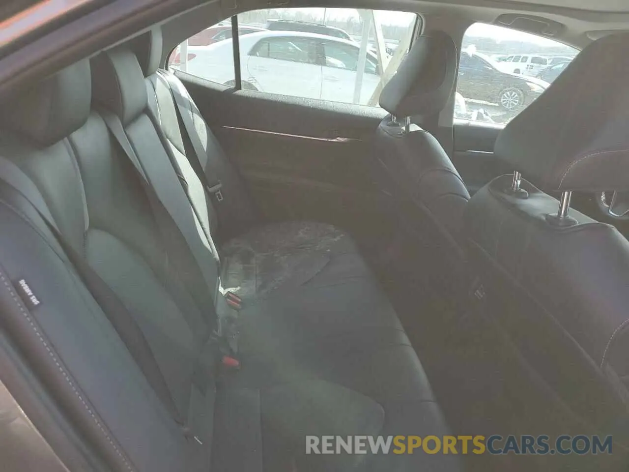 11 Photograph of a damaged car 4T1K61AK5LU312515 TOYOTA CAMRY 2020