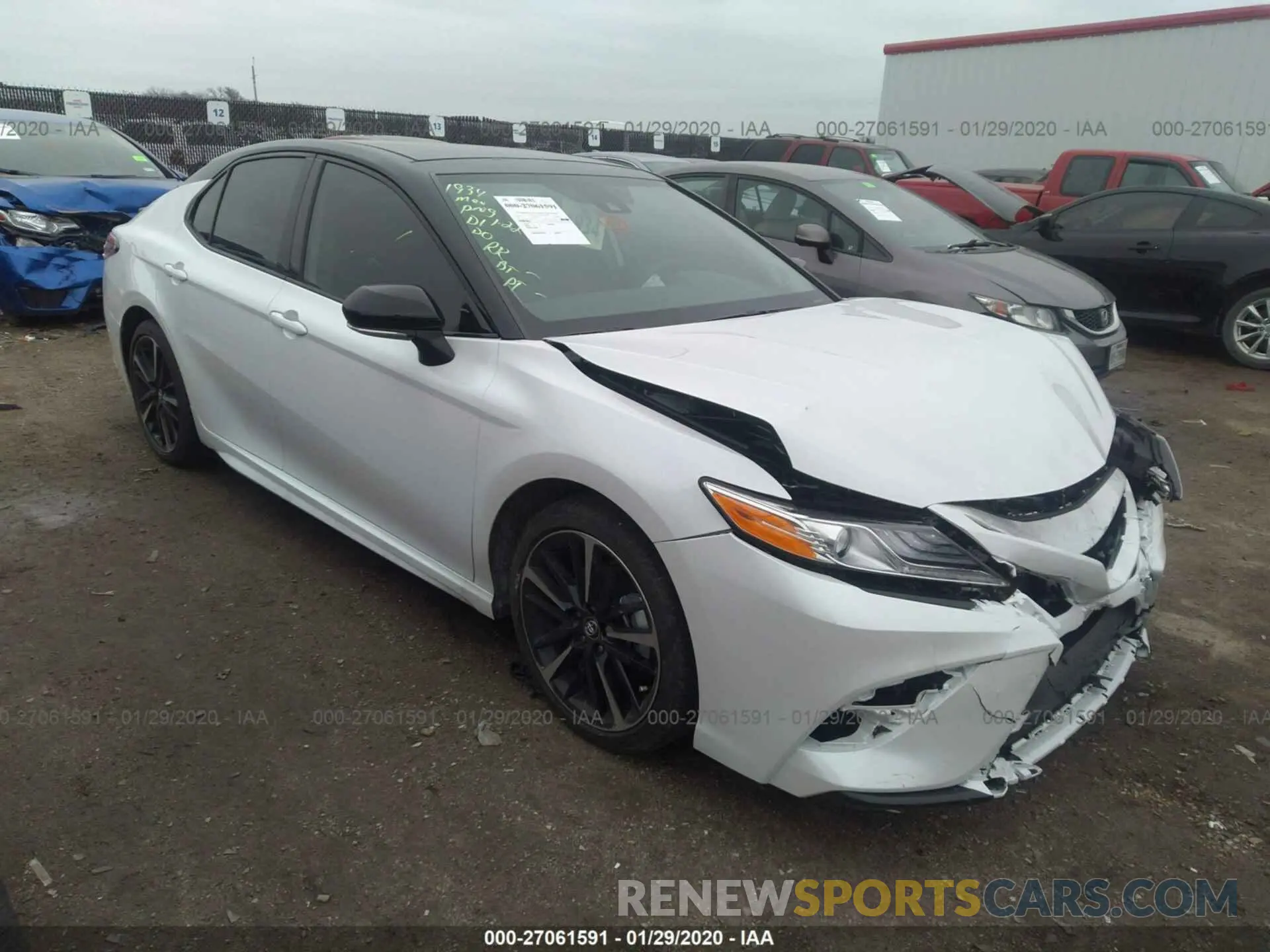 1 Photograph of a damaged car 4T1K61AK5LU327659 TOYOTA CAMRY 2020