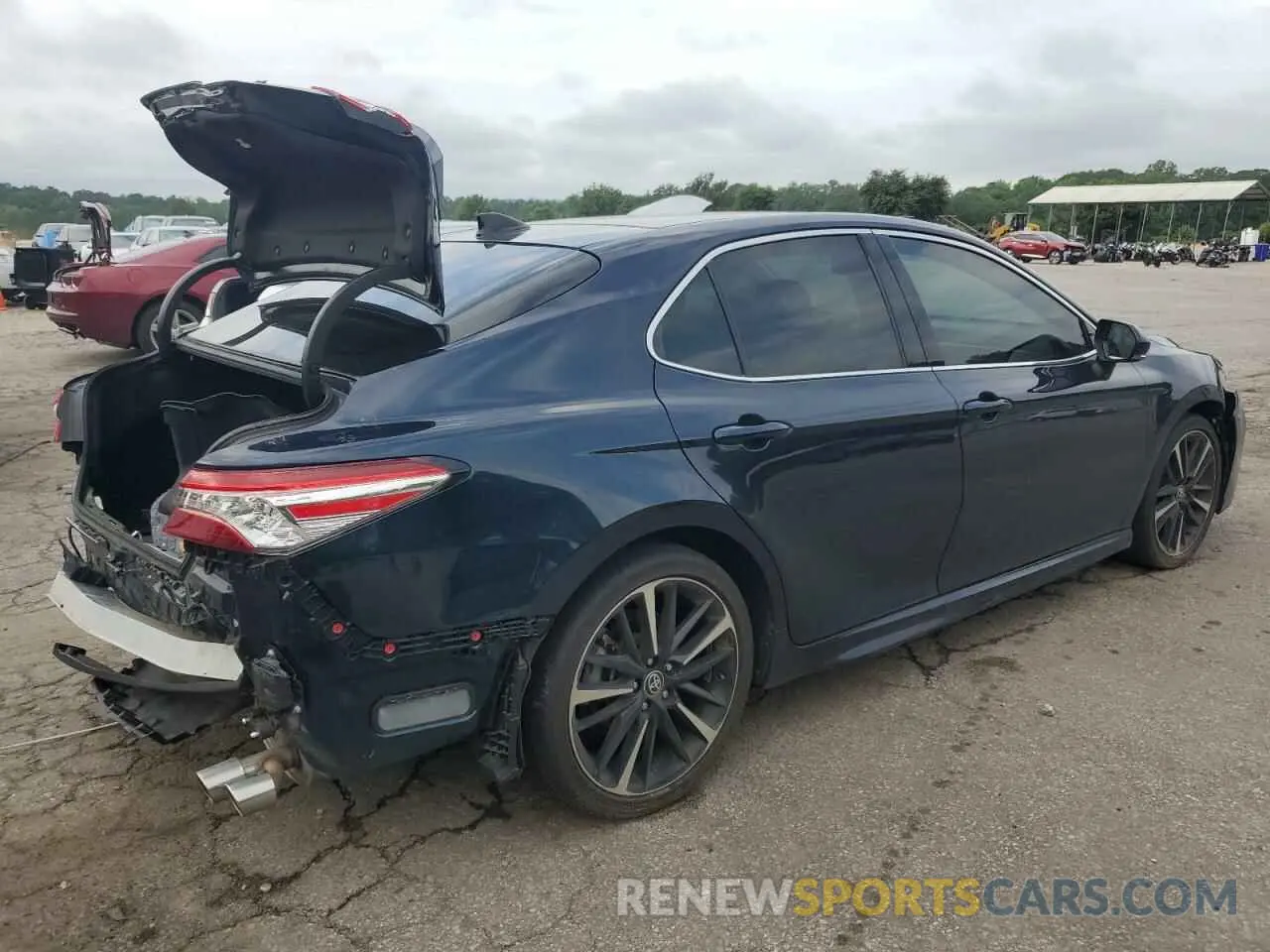 3 Photograph of a damaged car 4T1K61AK5LU506736 TOYOTA CAMRY 2020