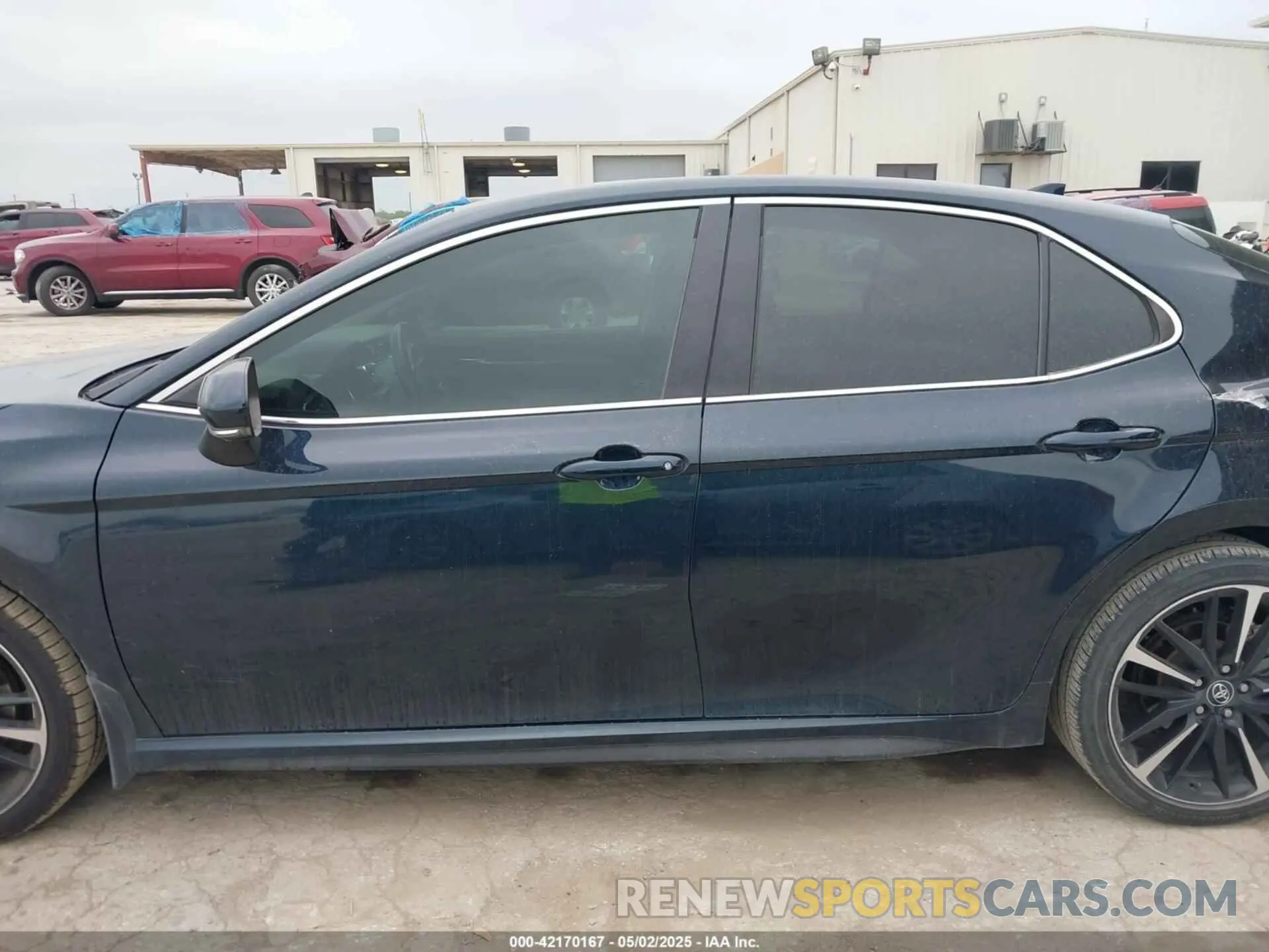 14 Photograph of a damaged car 4T1K61AK5LU876309 TOYOTA CAMRY 2020