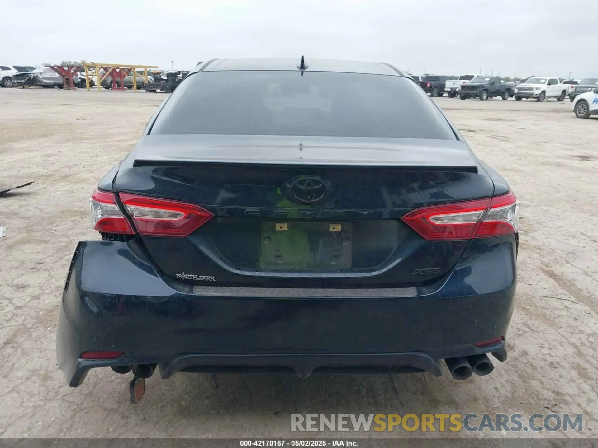 16 Photograph of a damaged car 4T1K61AK5LU876309 TOYOTA CAMRY 2020