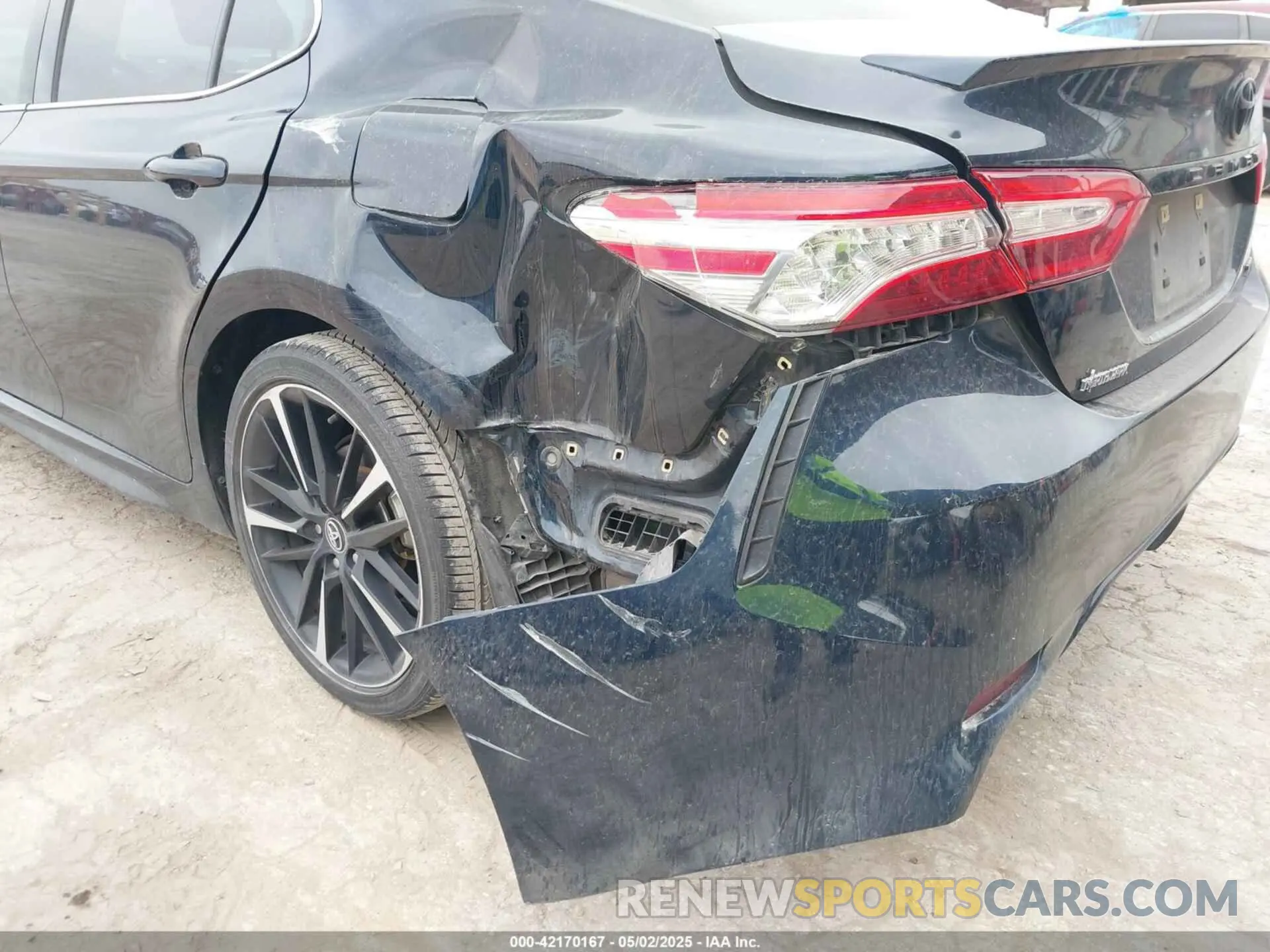6 Photograph of a damaged car 4T1K61AK5LU876309 TOYOTA CAMRY 2020