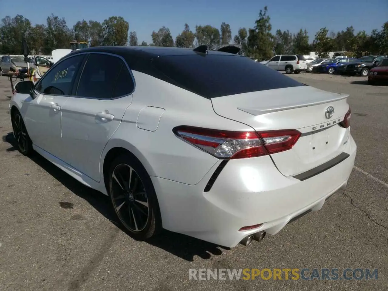 3 Photograph of a damaged car 4T1K61AK5LU925959 TOYOTA CAMRY 2020