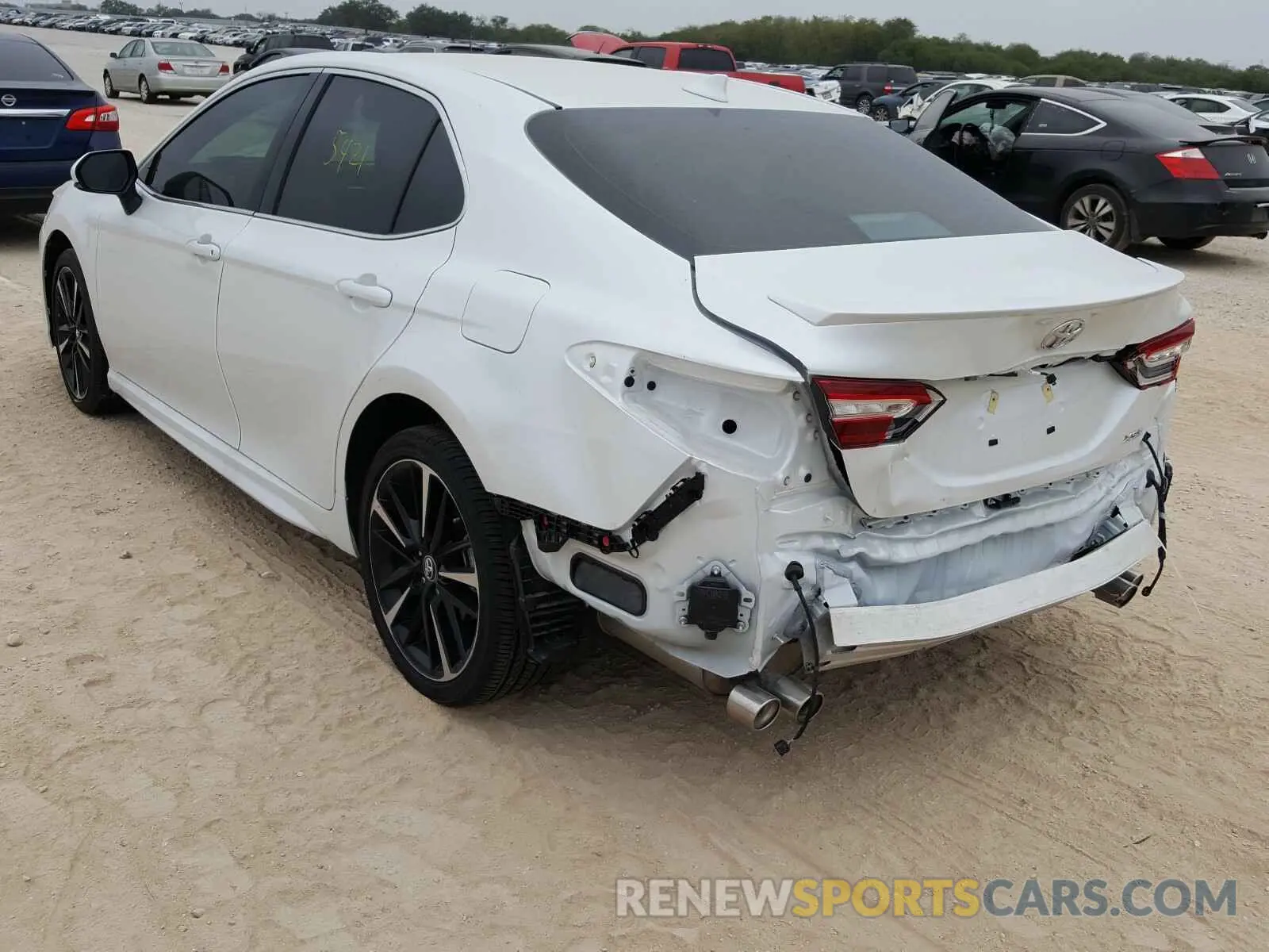 3 Photograph of a damaged car 4T1K61AK5LU942650 TOYOTA CAMRY 2020