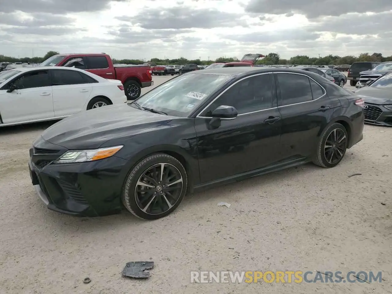 1 Photograph of a damaged car 4T1K61AK5LU952630 TOYOTA CAMRY 2020