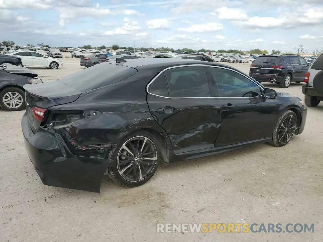 3 Photograph of a damaged car 4T1K61AK5LU952630 TOYOTA CAMRY 2020