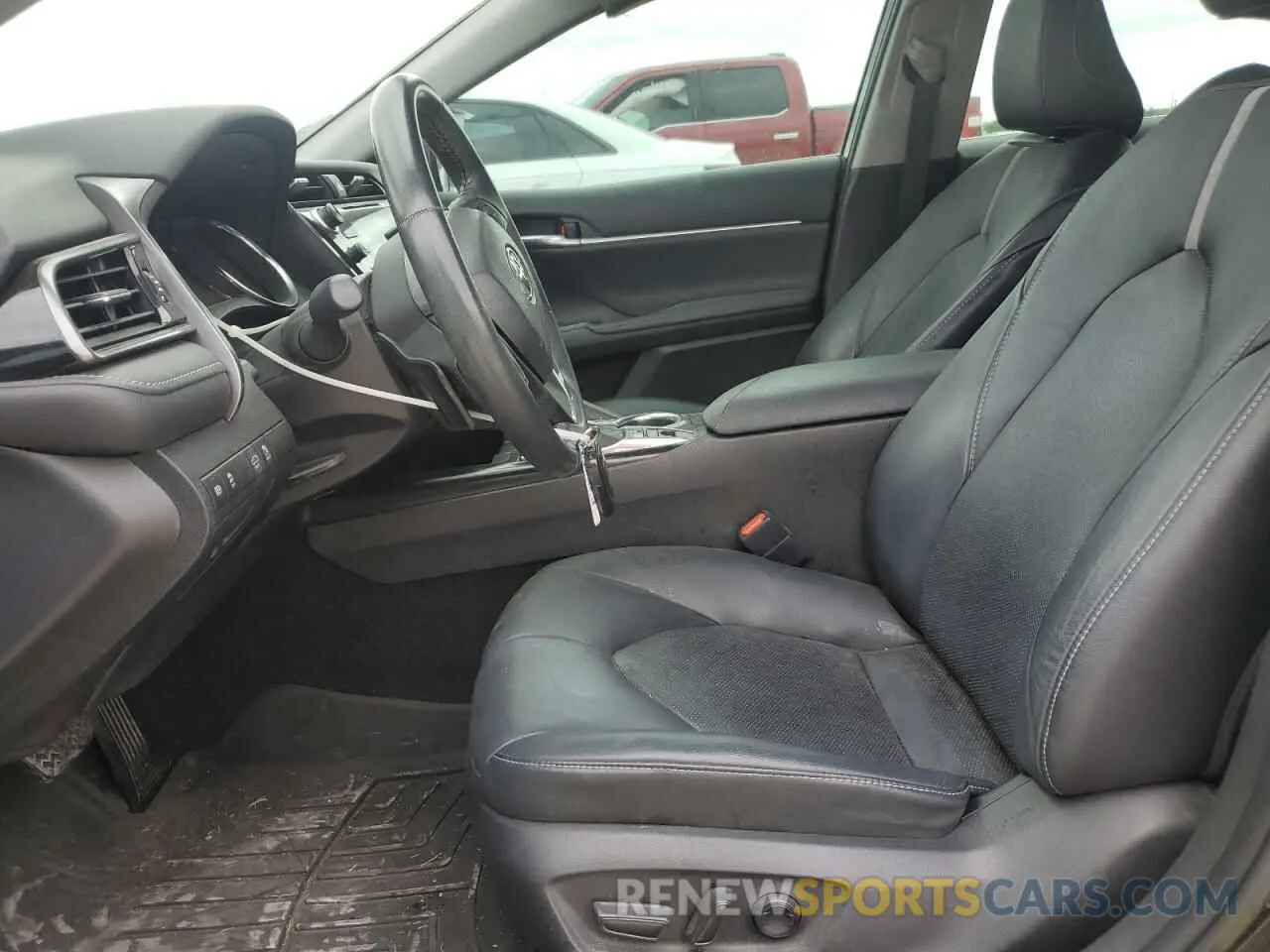 7 Photograph of a damaged car 4T1K61AK5LU952630 TOYOTA CAMRY 2020