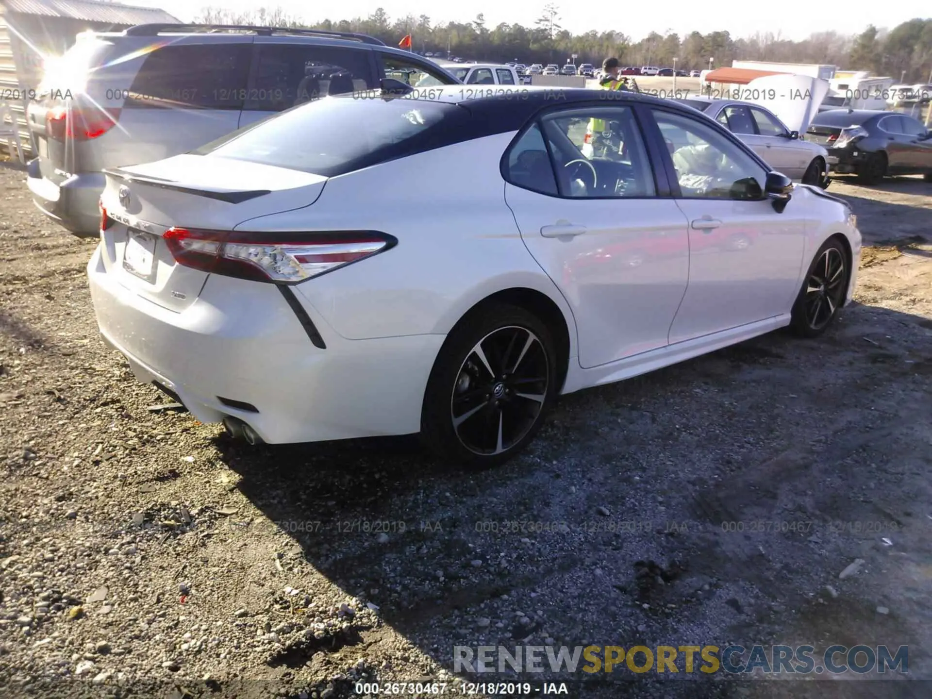 4 Photograph of a damaged car 4T1K61AK6LU305170 TOYOTA CAMRY 2020