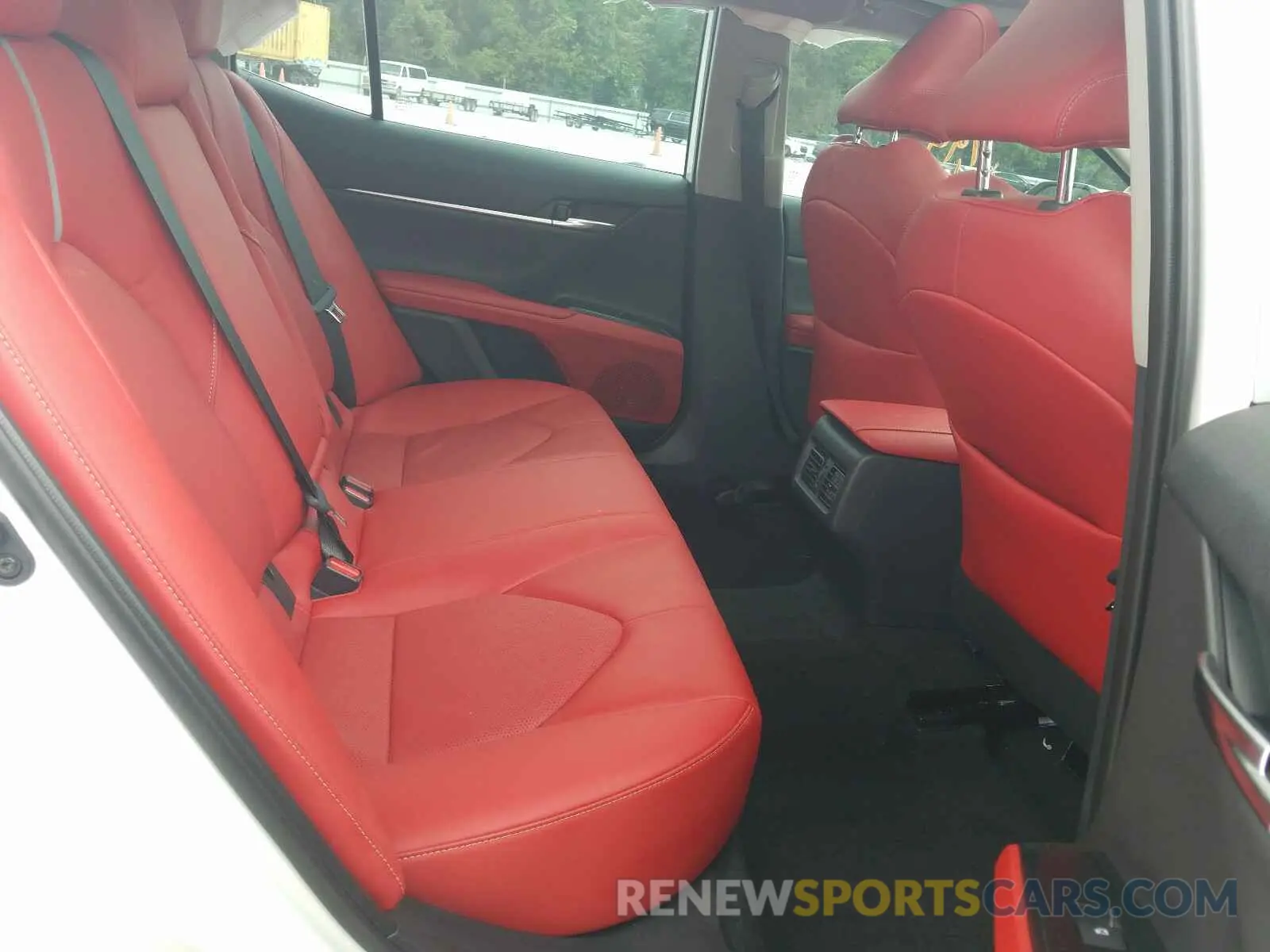 6 Photograph of a damaged car 4T1K61AK6LU314130 TOYOTA CAMRY 2020