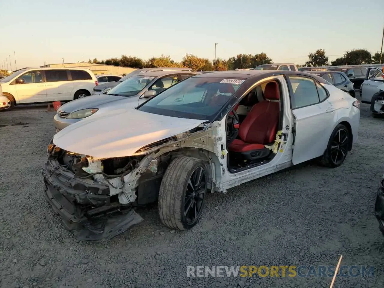 1 Photograph of a damaged car 4T1K61AK6LU325466 TOYOTA CAMRY 2020