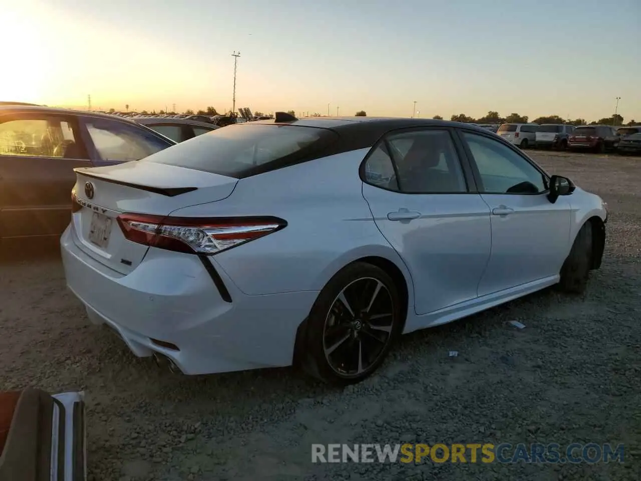 3 Photograph of a damaged car 4T1K61AK6LU325466 TOYOTA CAMRY 2020