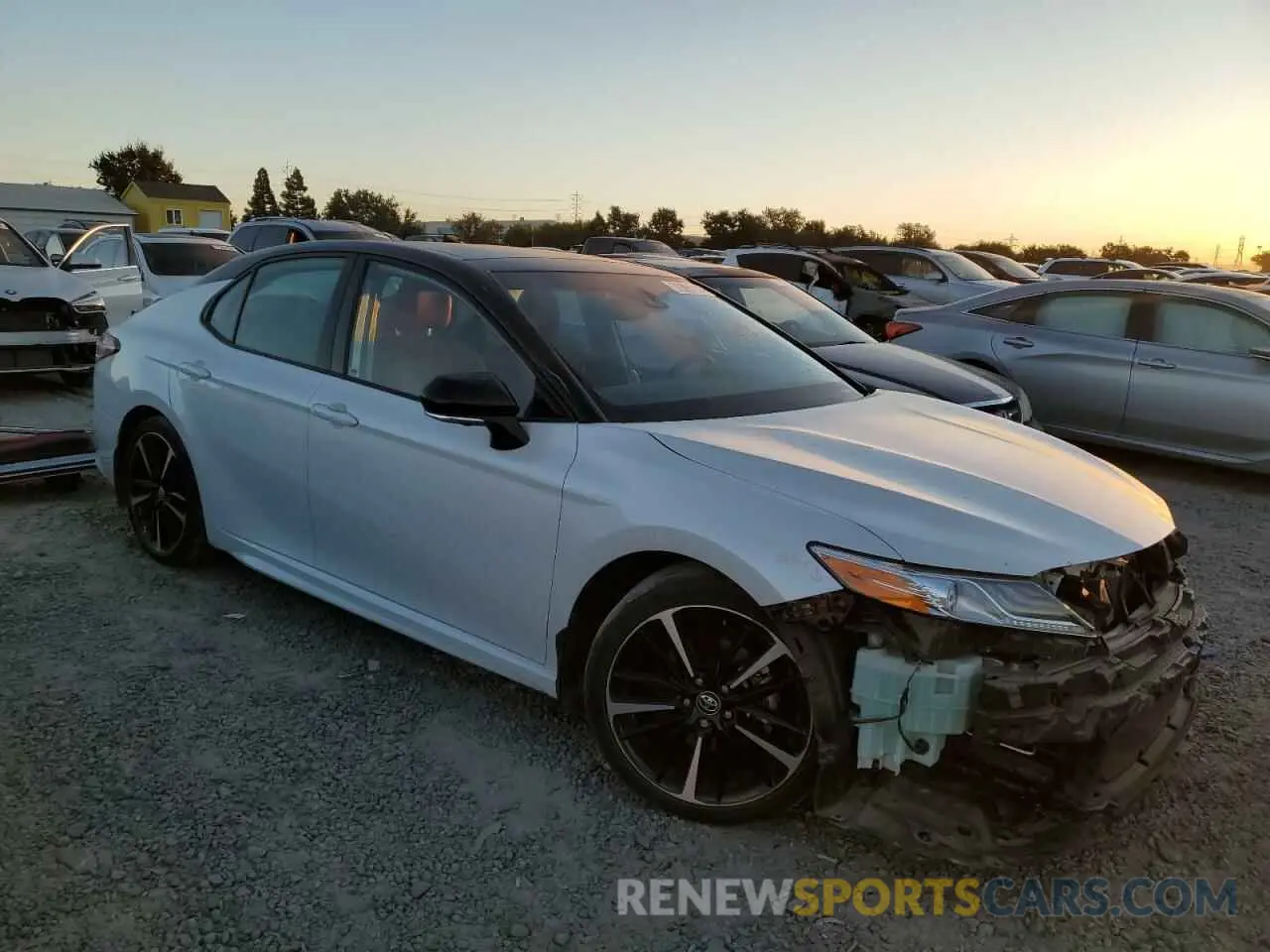 4 Photograph of a damaged car 4T1K61AK6LU325466 TOYOTA CAMRY 2020