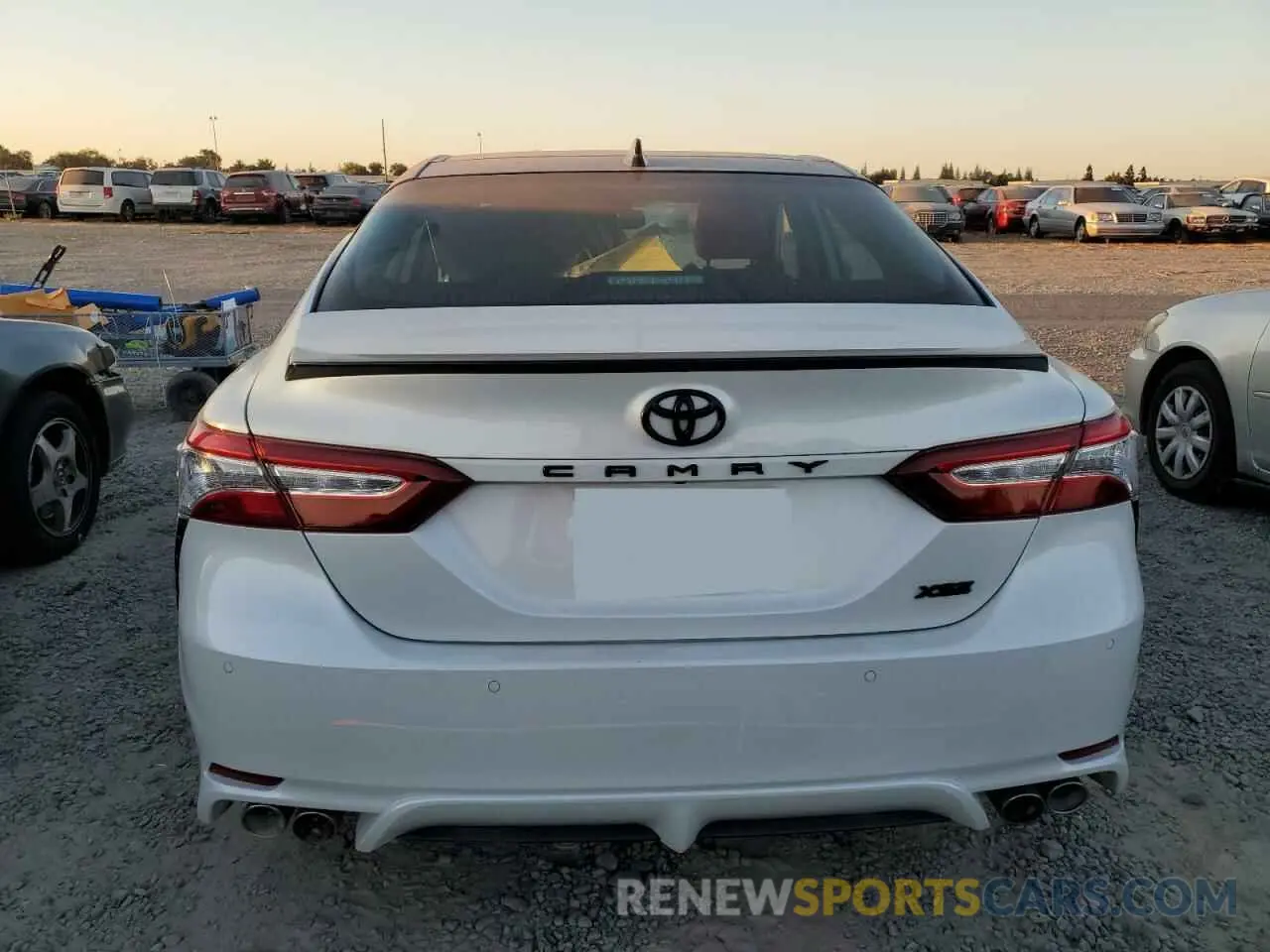 6 Photograph of a damaged car 4T1K61AK6LU325466 TOYOTA CAMRY 2020