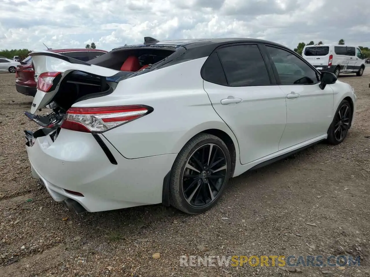 3 Photograph of a damaged car 4T1K61AK6LU384940 TOYOTA CAMRY 2020