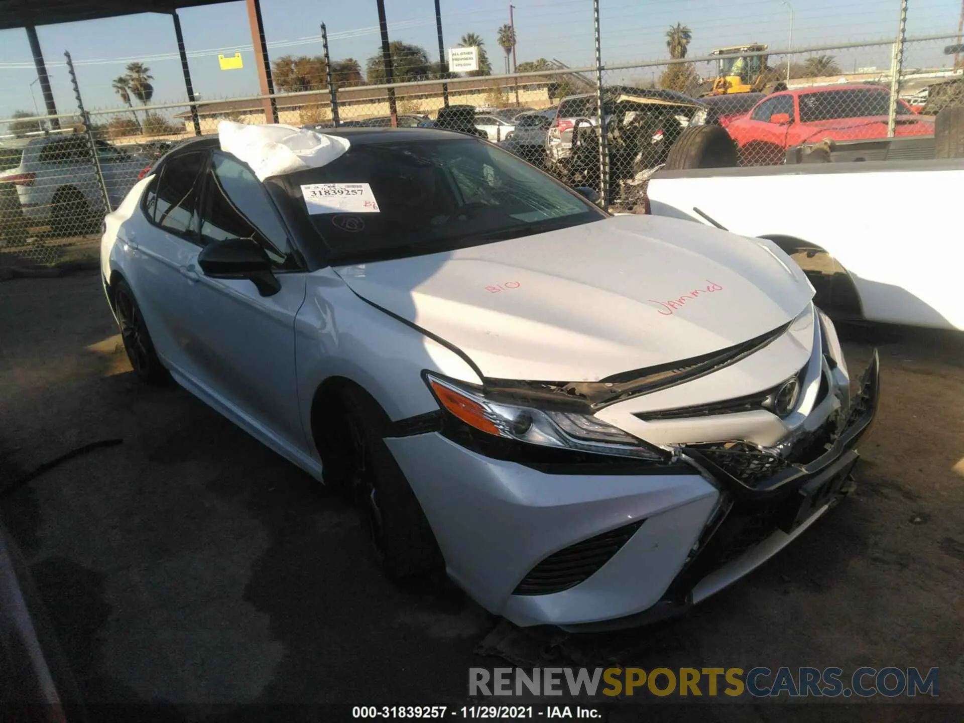 1 Photograph of a damaged car 4T1K61AK7LU317571 TOYOTA CAMRY 2020