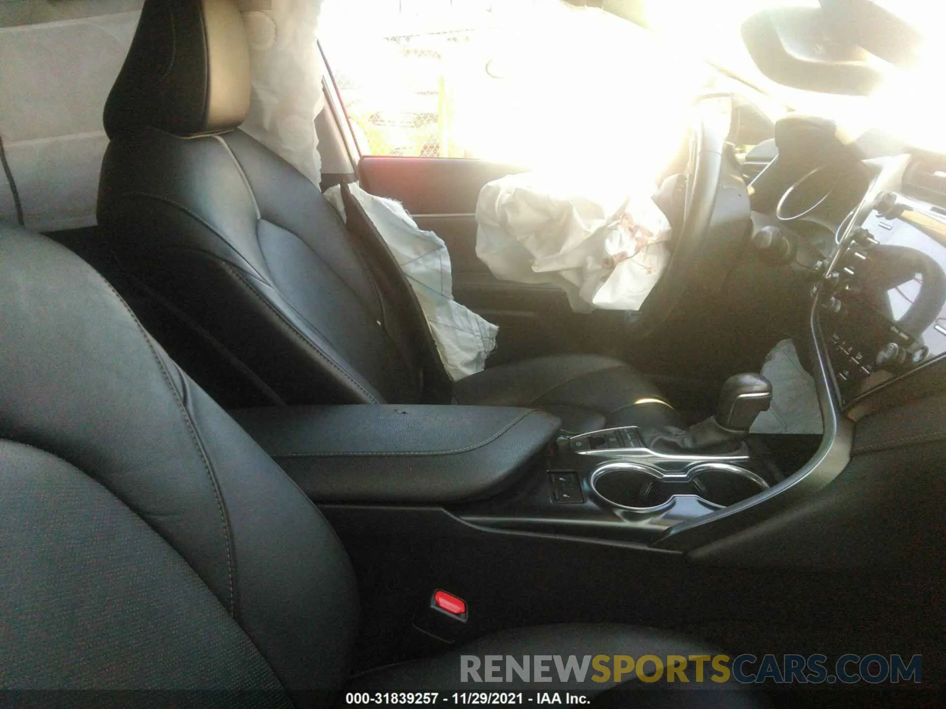 5 Photograph of a damaged car 4T1K61AK7LU317571 TOYOTA CAMRY 2020