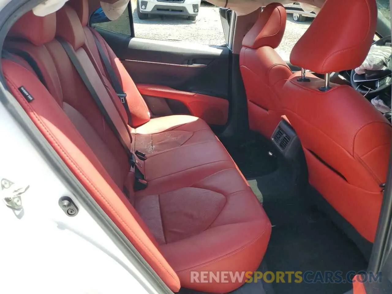 10 Photograph of a damaged car 4T1K61AK7LU355009 TOYOTA CAMRY 2020