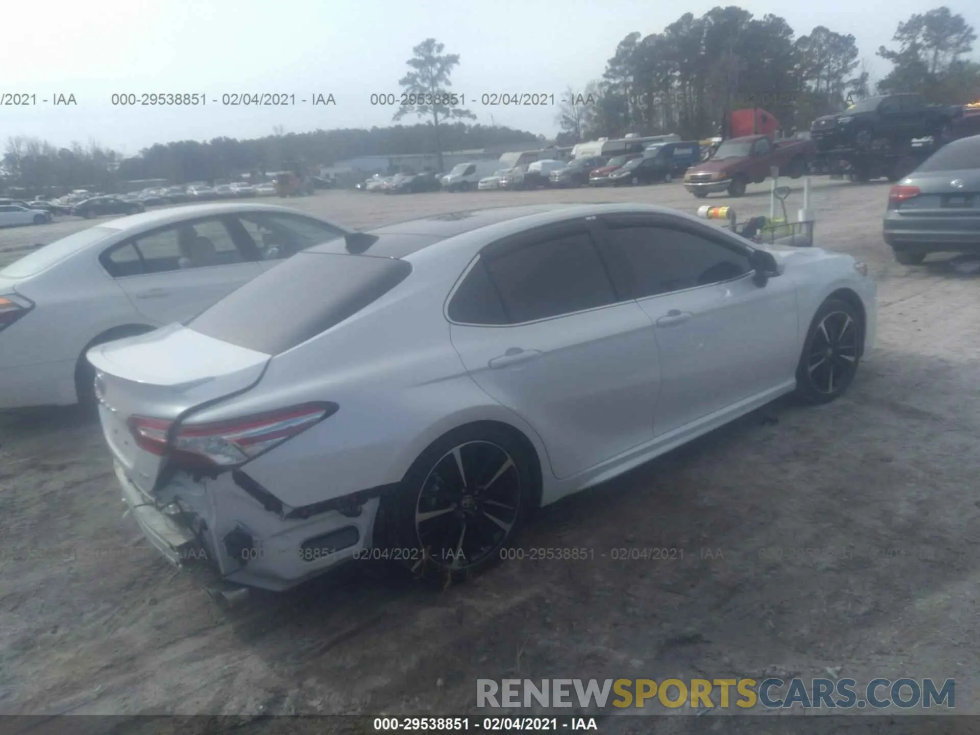 4 Photograph of a damaged car 4T1K61AK7LU367029 TOYOTA CAMRY 2020