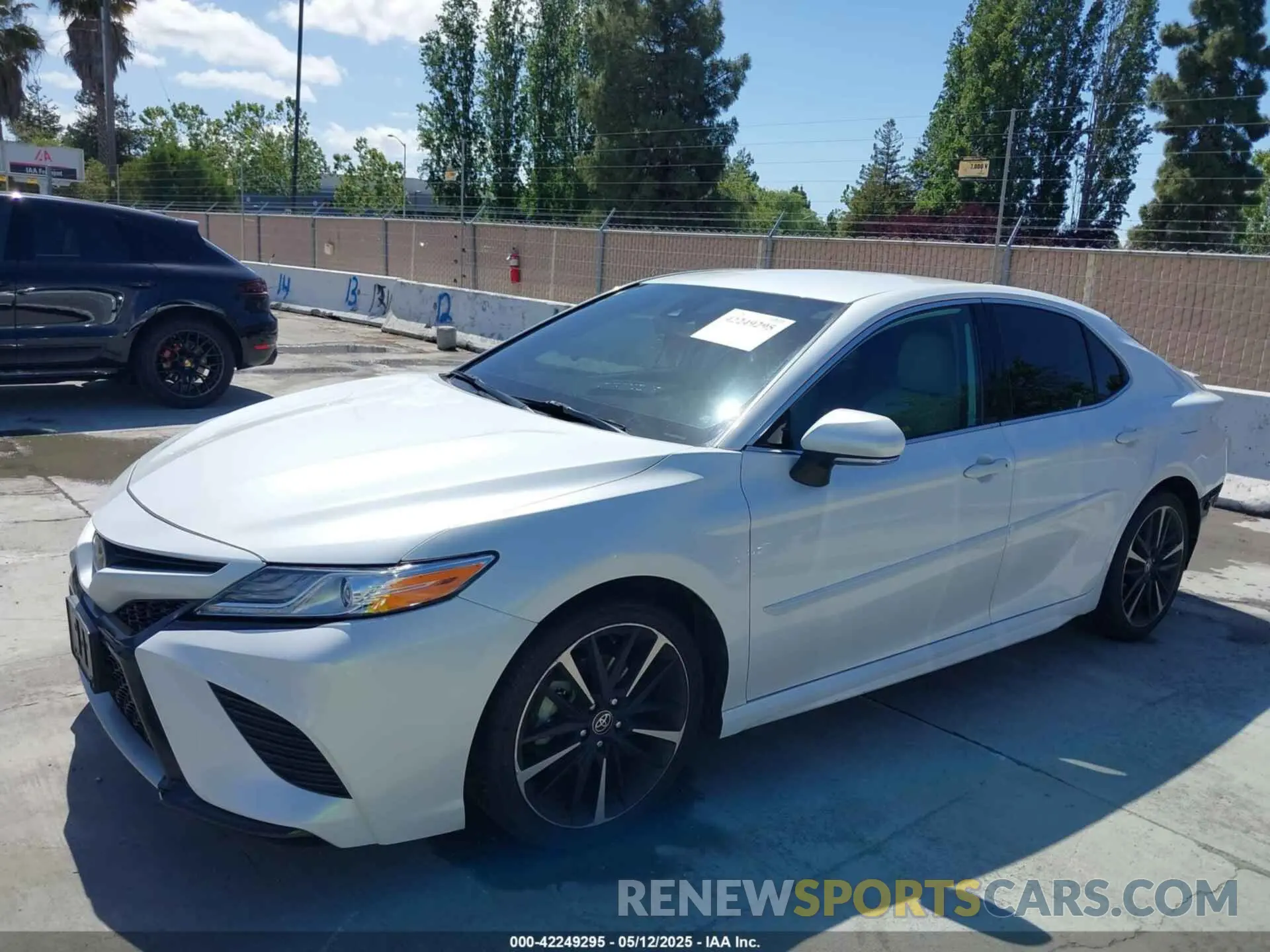 6 Photograph of a damaged car 4T1K61AK7LU504261 TOYOTA CAMRY 2020