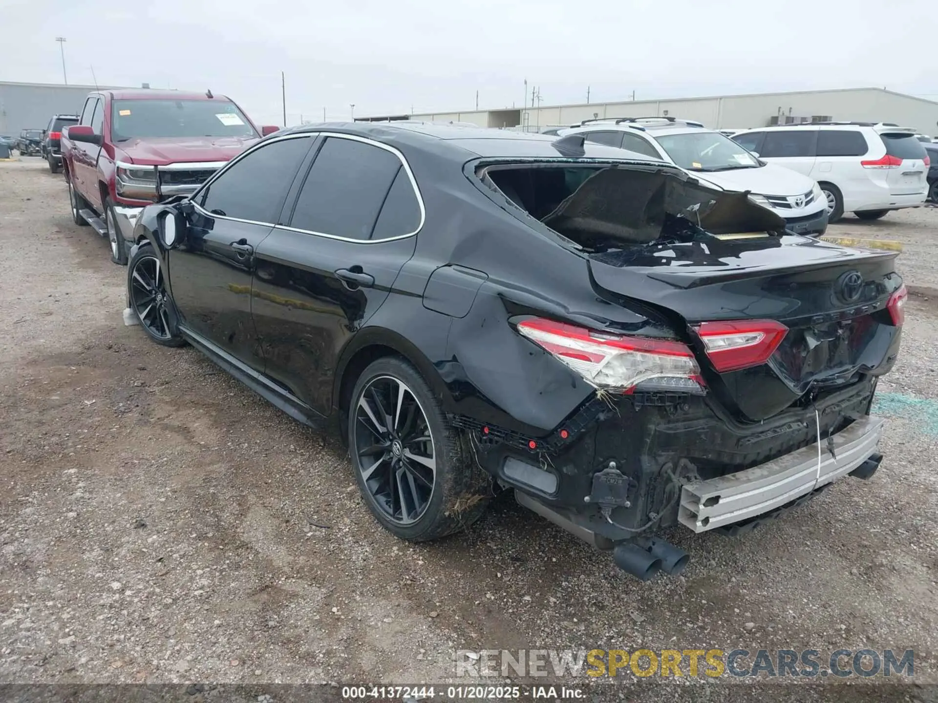3 Photograph of a damaged car 4T1K61AK7LU891894 TOYOTA CAMRY 2020