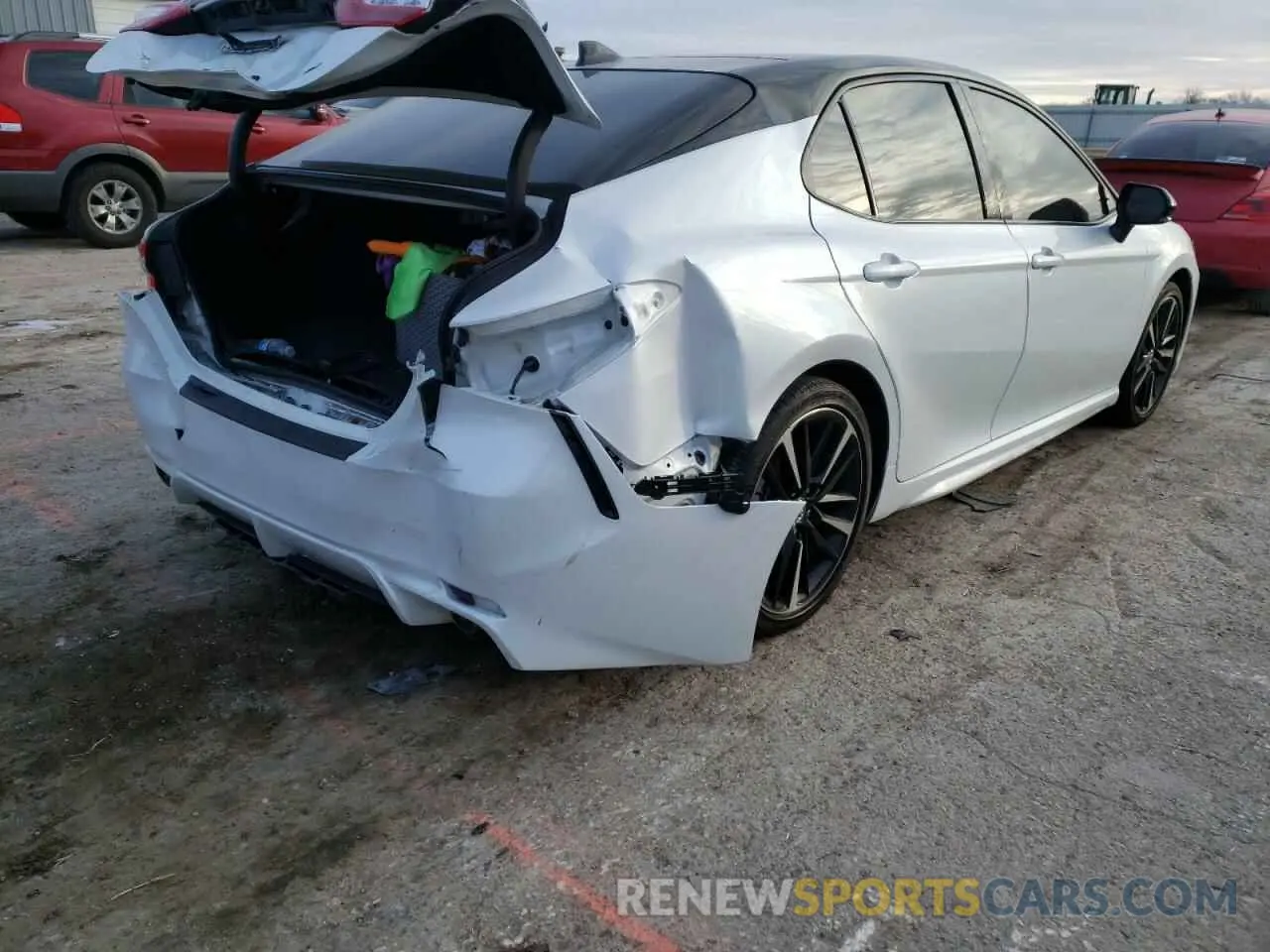 4 Photograph of a damaged car 4T1K61AK8LU304456 TOYOTA CAMRY 2020
